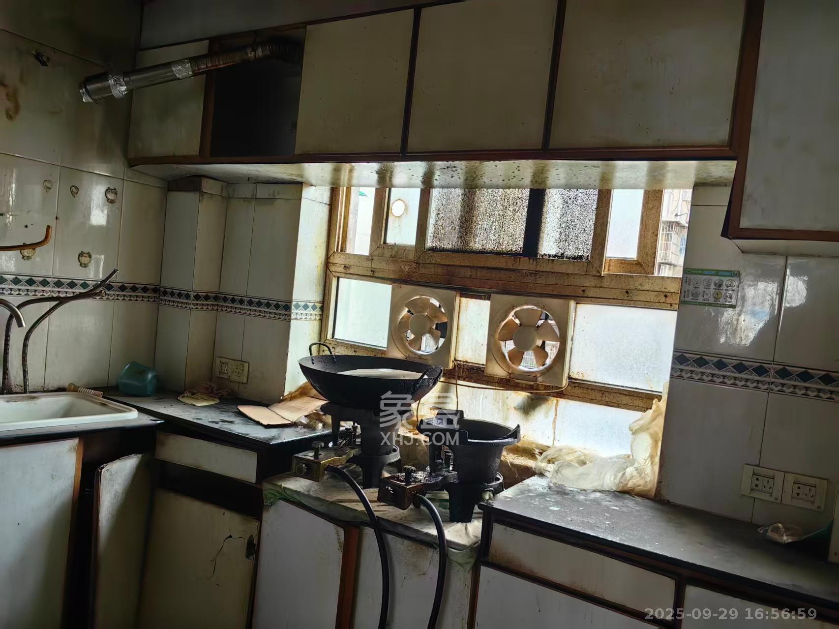 海威大厦 3室1厅1卫 1800.0元/月 海威大厦 3室1厅1卫 1800.0元/月室内图