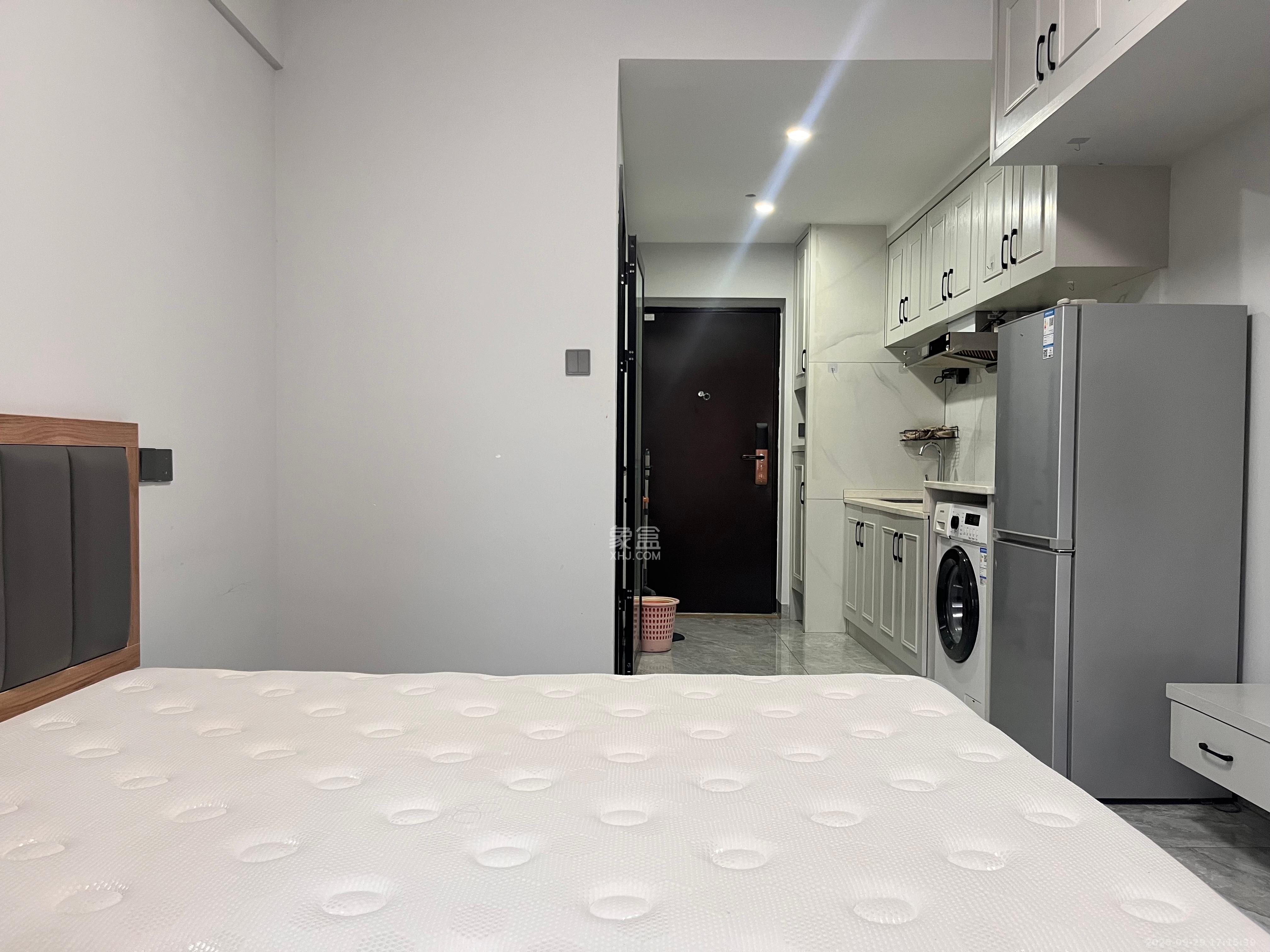 保利天禧EF区 1室1厅1卫 1600.0元/月 保利天禧EF区 1室1厅1卫 1600.0元/月室内图