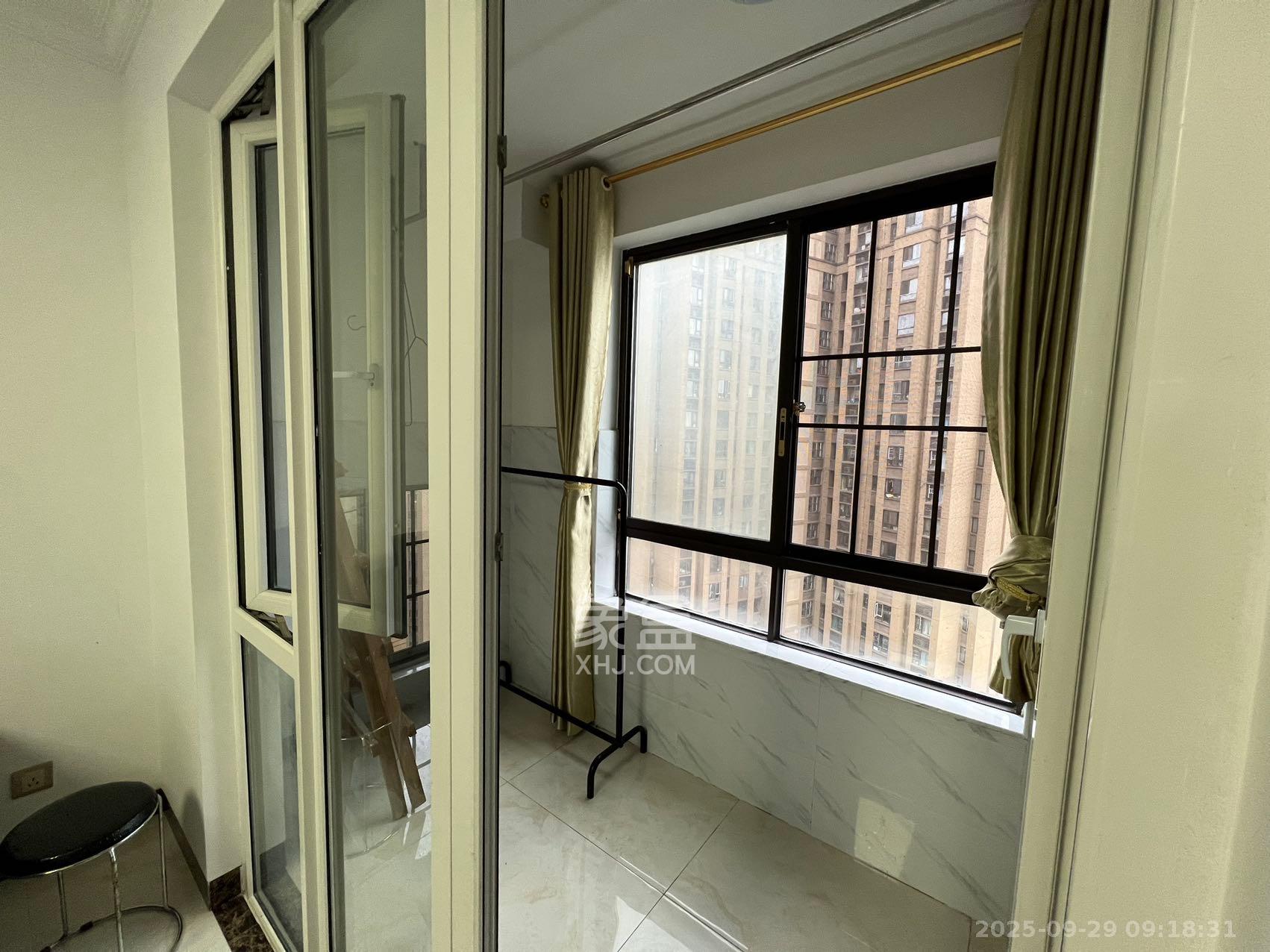 金地格林公馆  3室2厅1卫    2600.0元/月室内图