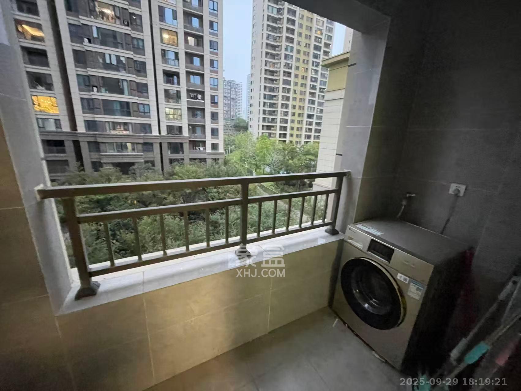 龙湖春江悦茗  4室2厅2卫    2900.0元/月室内图