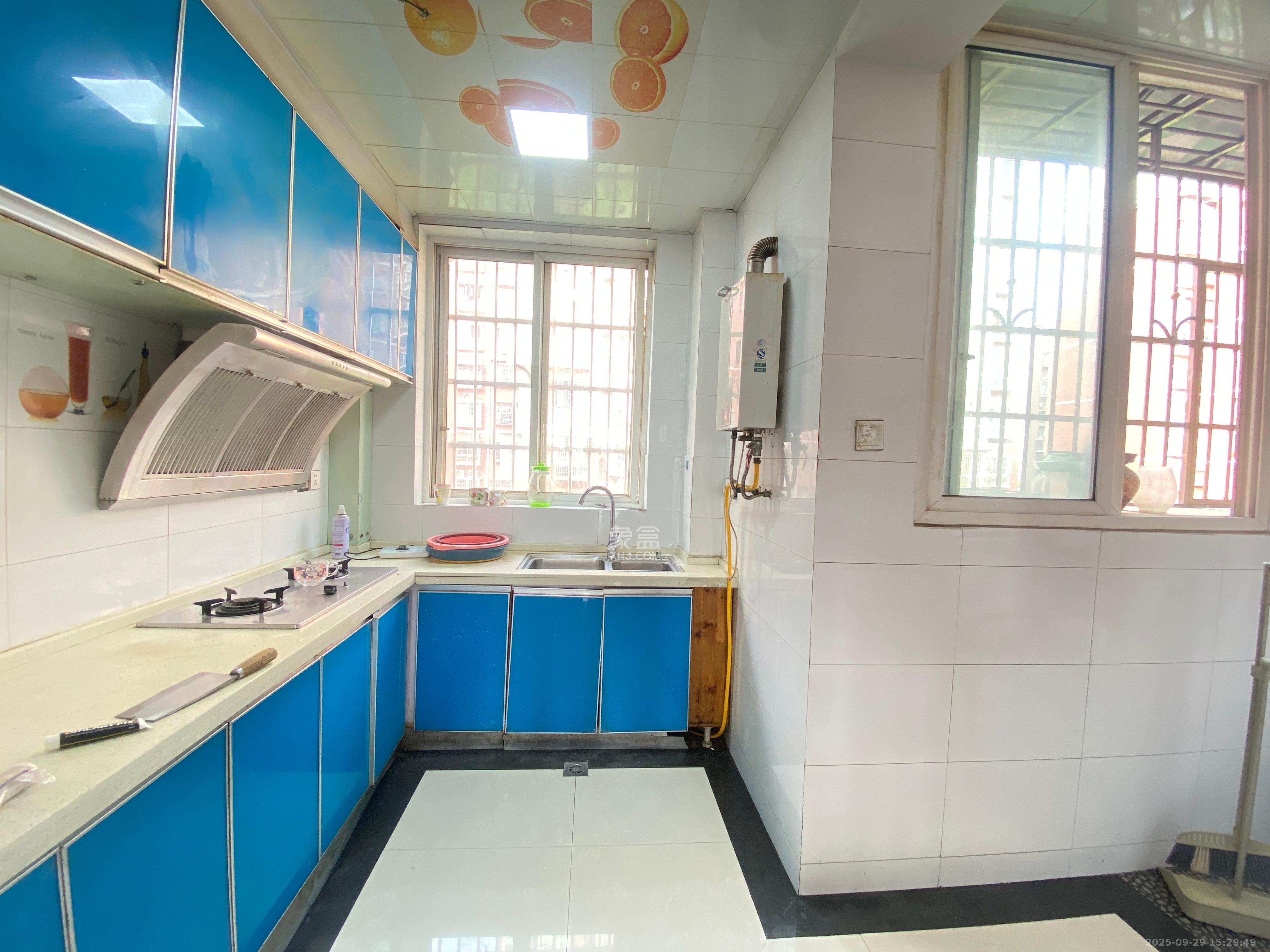 东城名苑 3室2厅2卫 1600.0元/月 东城名苑 3室2厅2卫 1600.0元/月室内图