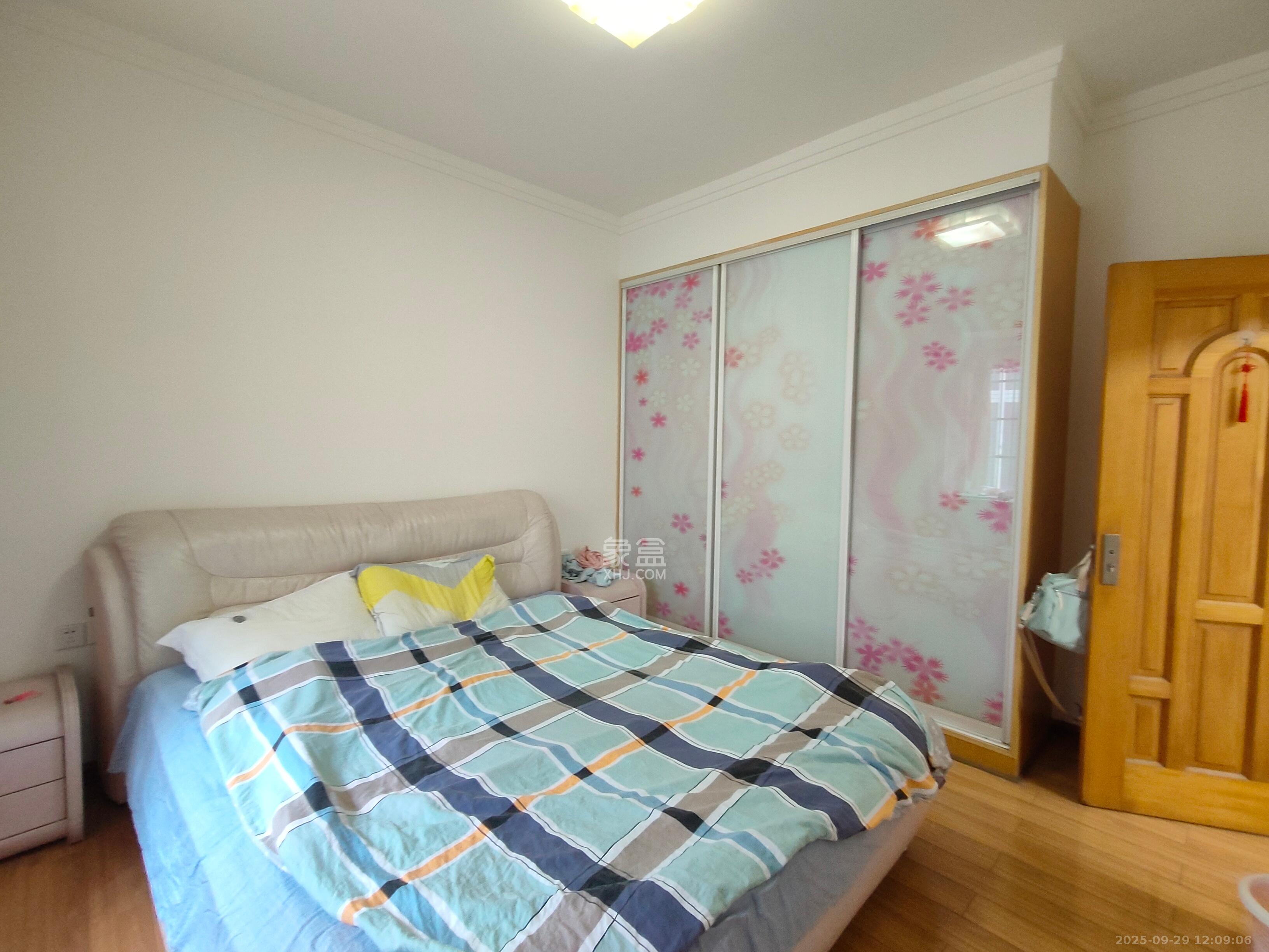 湘绣城 3室2厅1卫 1600.0元/月 湘绣城 3室2厅1卫 1600.0元/月室内图