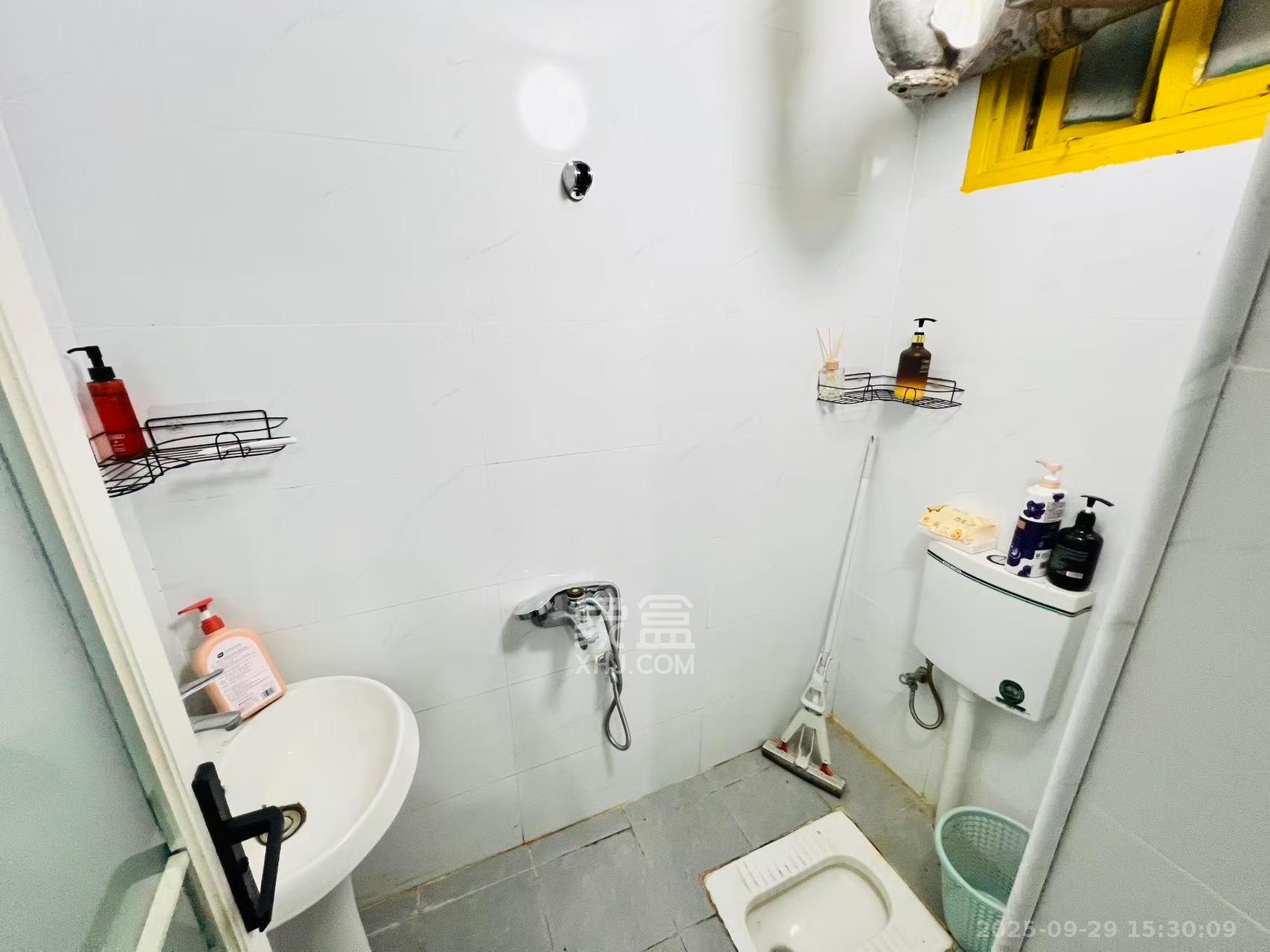 长坡社区  1室1厅1卫    1200.0元/月室内图