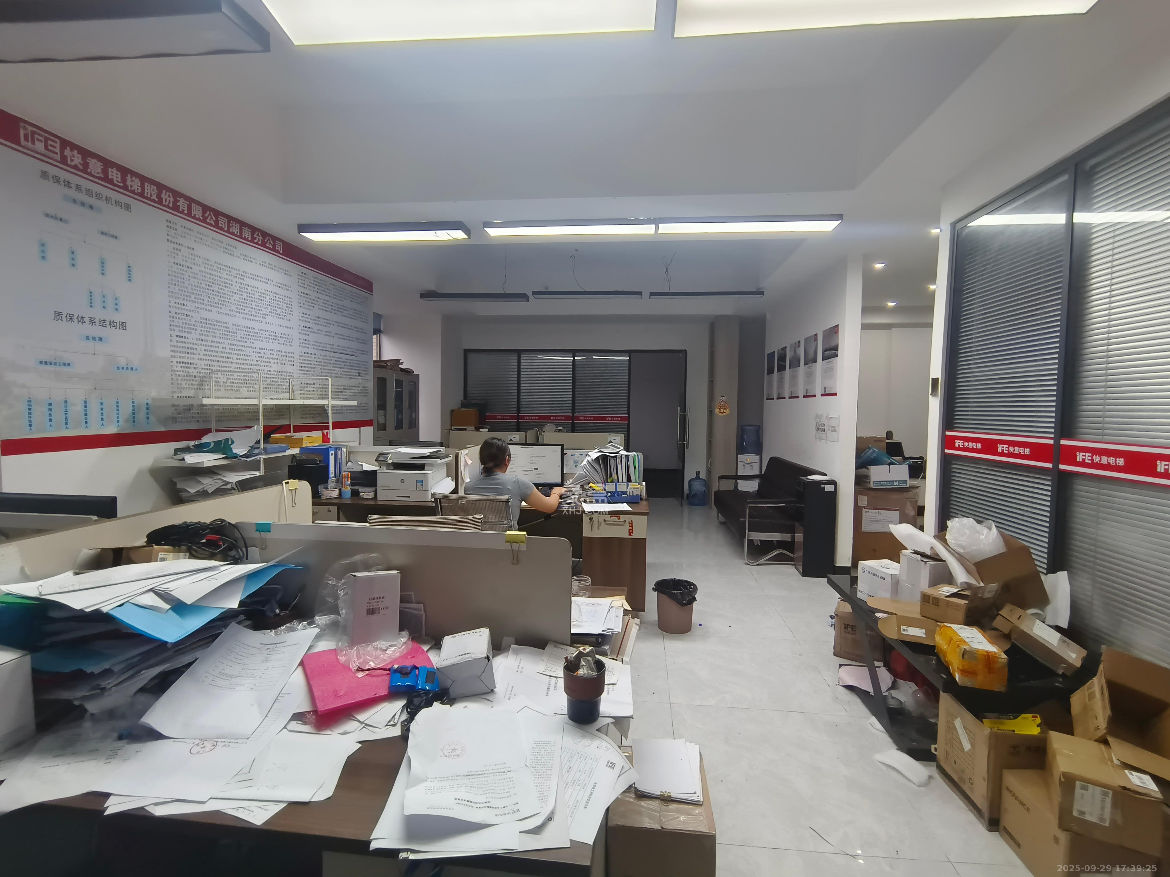 新世界广场  1室1厅1卫   7200.00元/月室内图