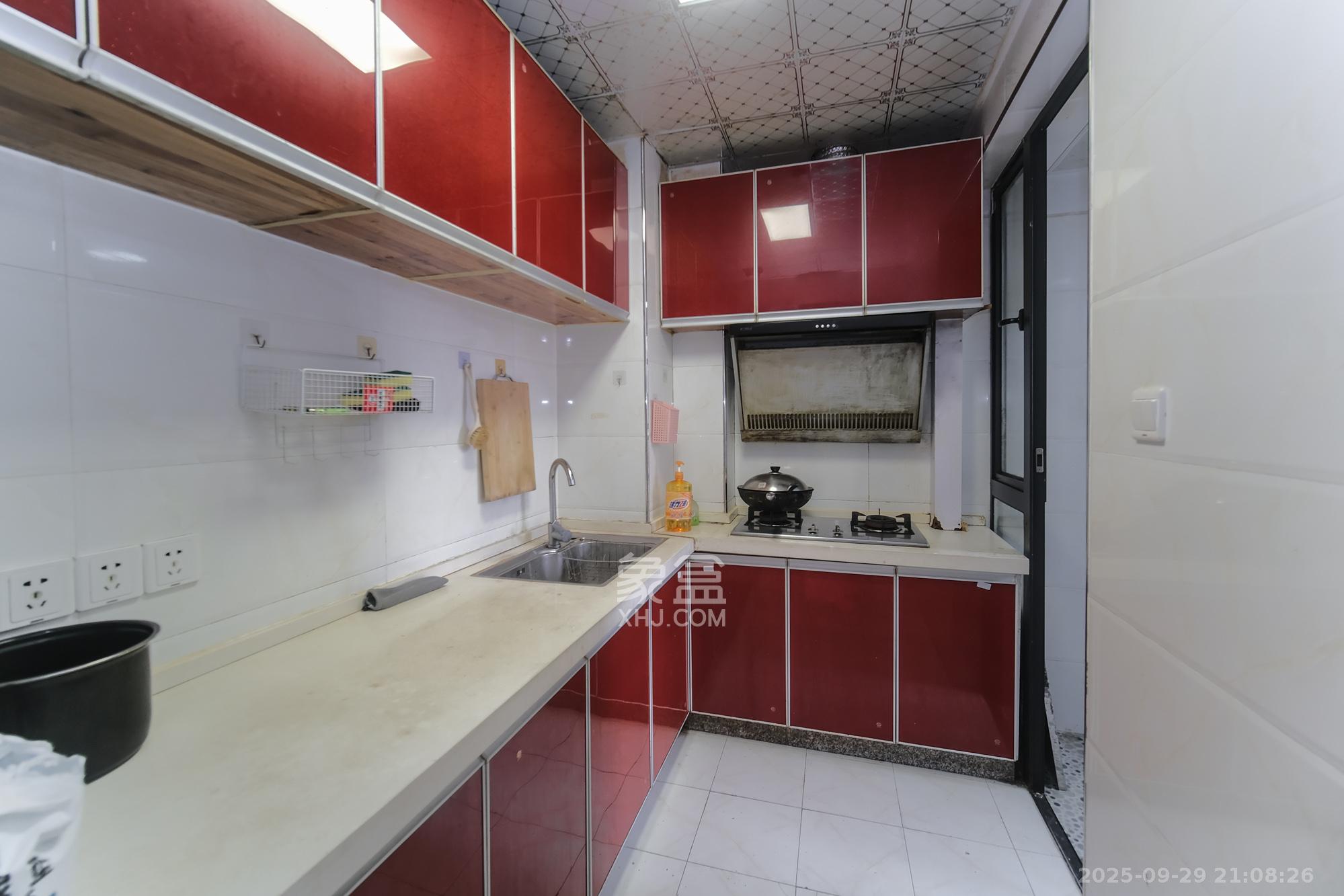 三一街区 3室2厅1卫 49.8万 三一街区 3室2厅1卫 49.8万厨房