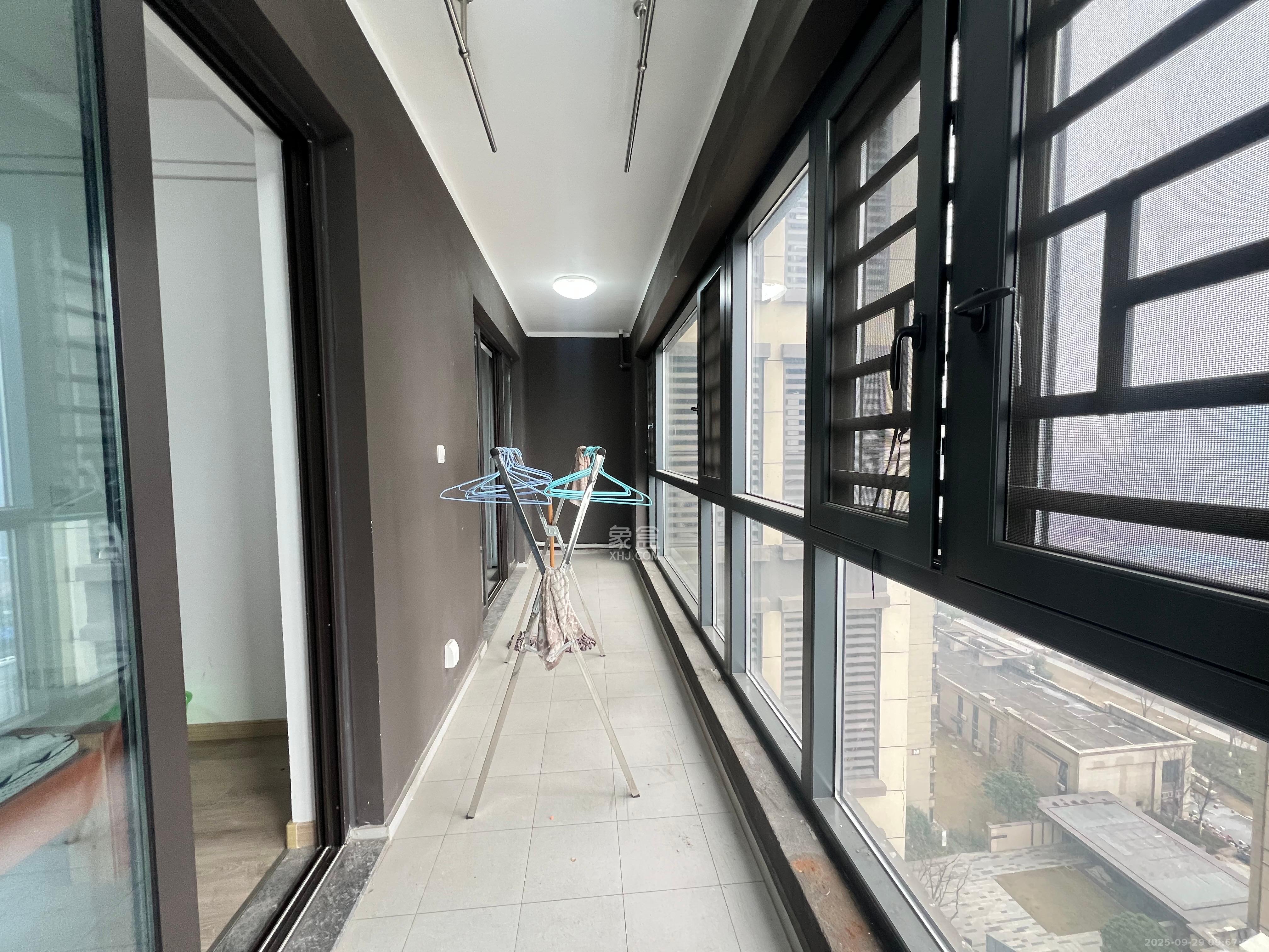 君合新城玺樾 4室2厅2卫 2700.0元/月 君合新城玺樾 4室2厅2卫 2700.0元/月室内图