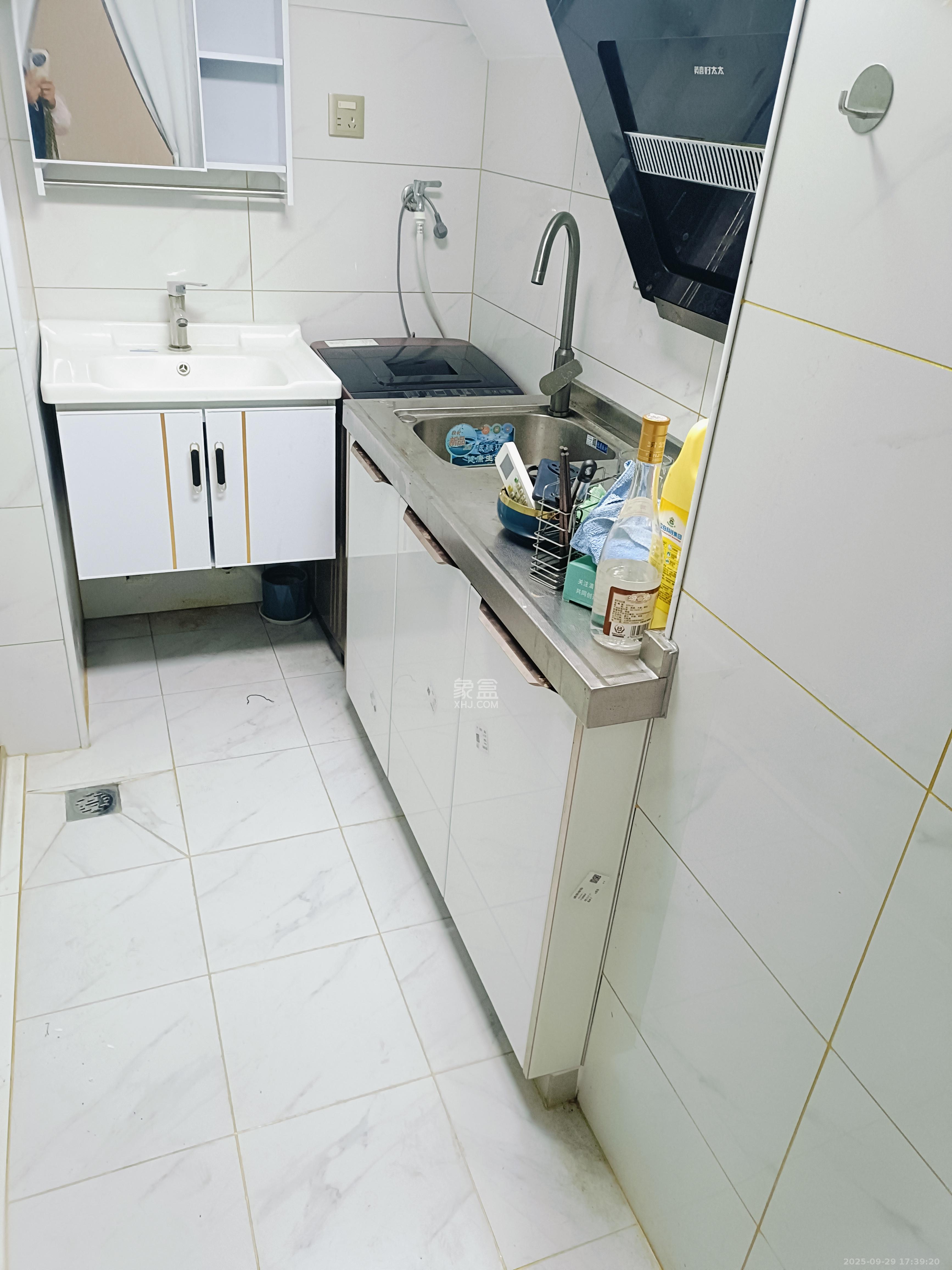 东方美地  1室1厅1卫    1700.0元/月室内图