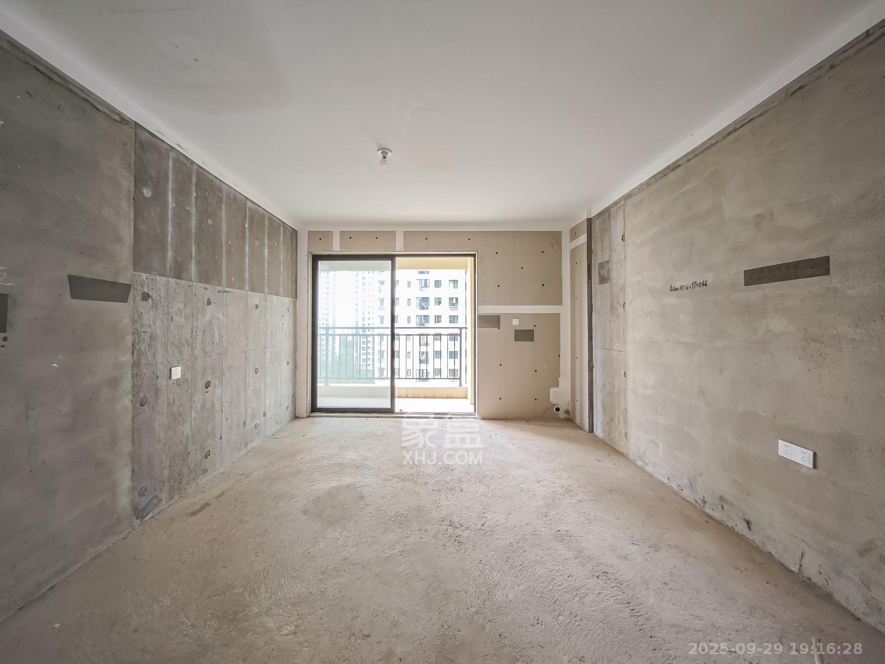 恒基旭辉湖山赋 4室2厅2卫 89.0万 恒基旭辉湖山赋 4室2厅2卫 89.0万客厅