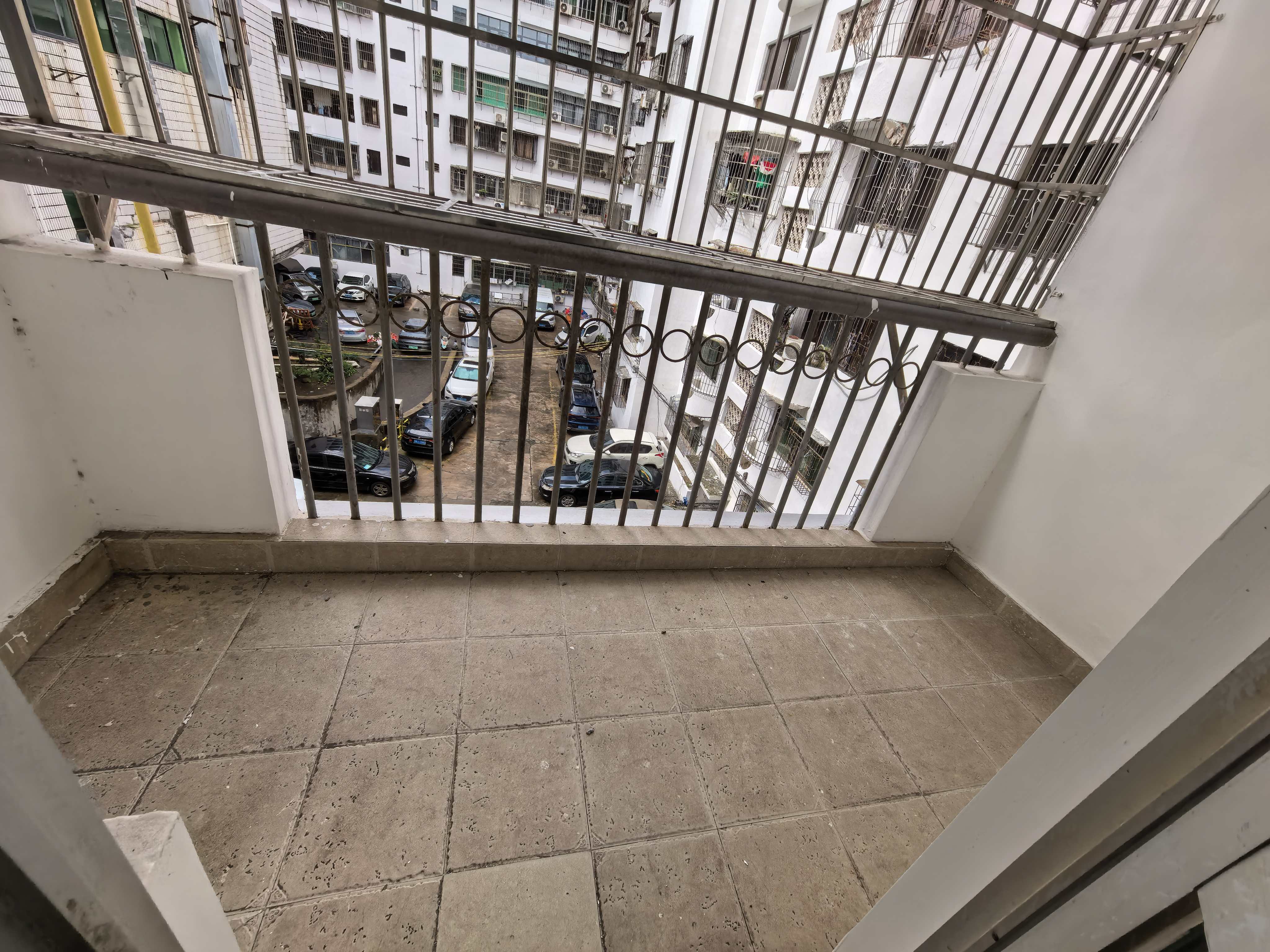 社科大院 3室2厅2卫 2500.0元/月 社科大院 3室2厅2卫 2500.0元/月室内图