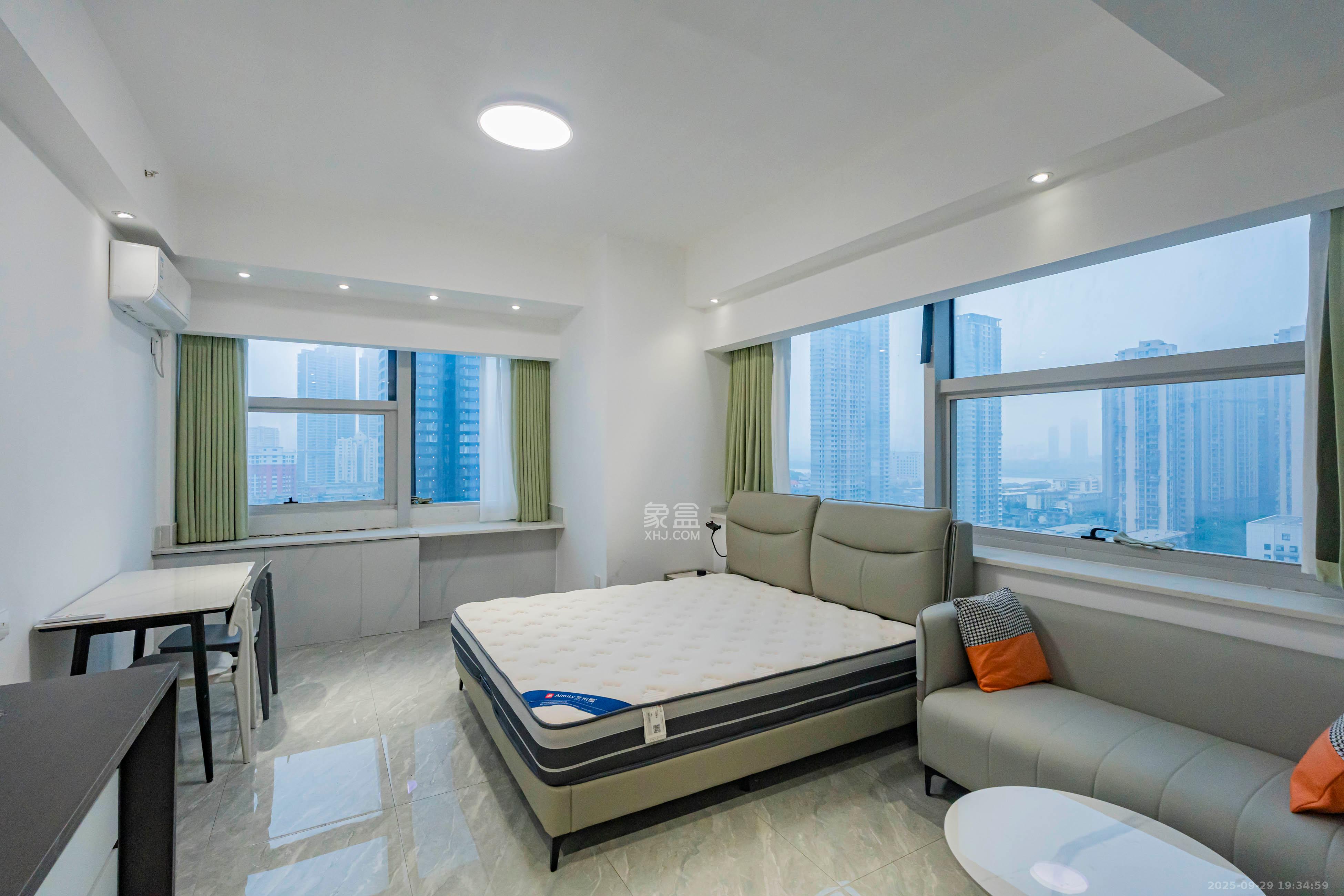 宇成开福广场 1室1厅1卫 45.0万 宇成开福广场 1室1厅1卫 45.0万卧室