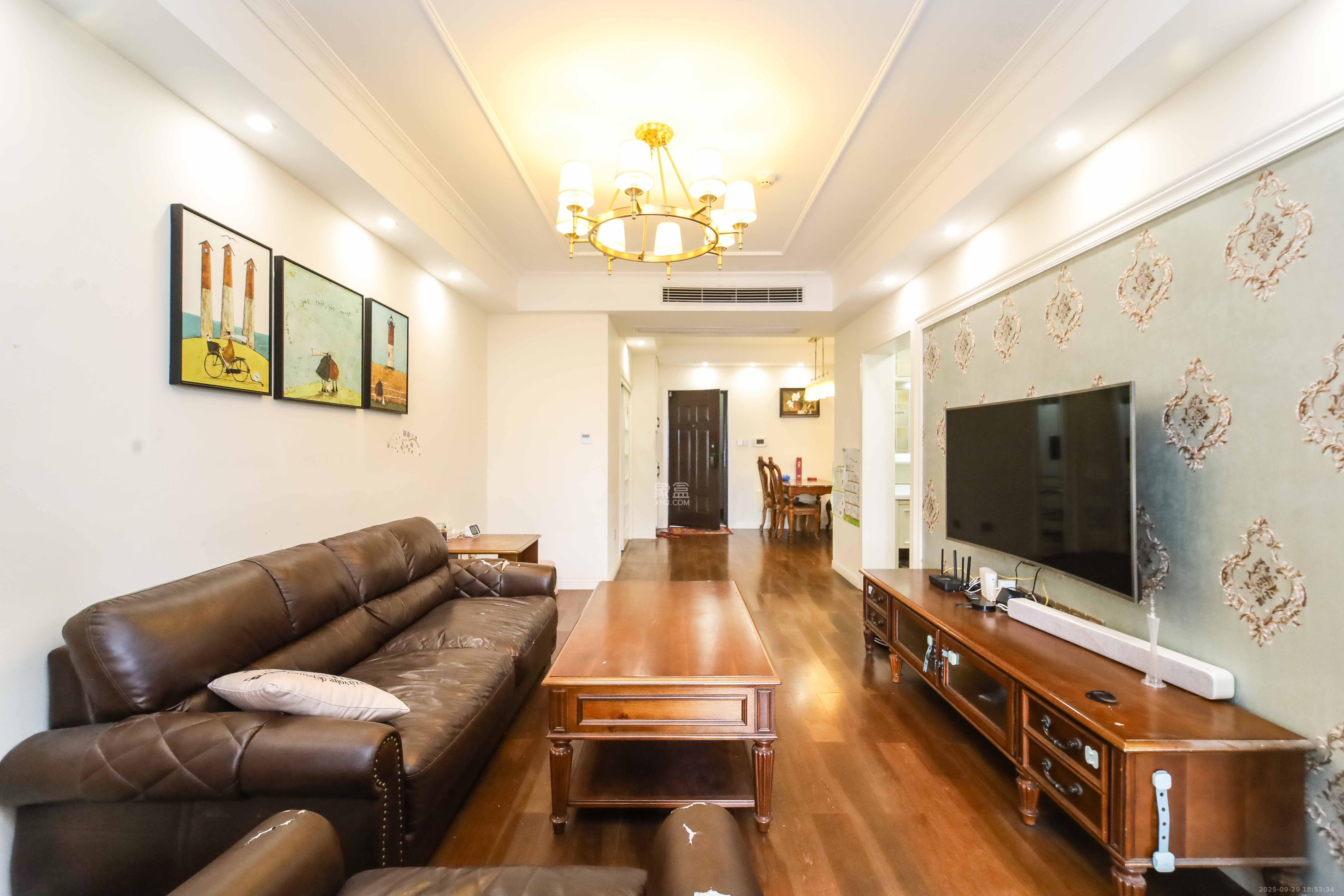 金地格林公馆 3室2厅1卫 89.8万 金地格林公馆 3室2厅1卫 89.8万客厅