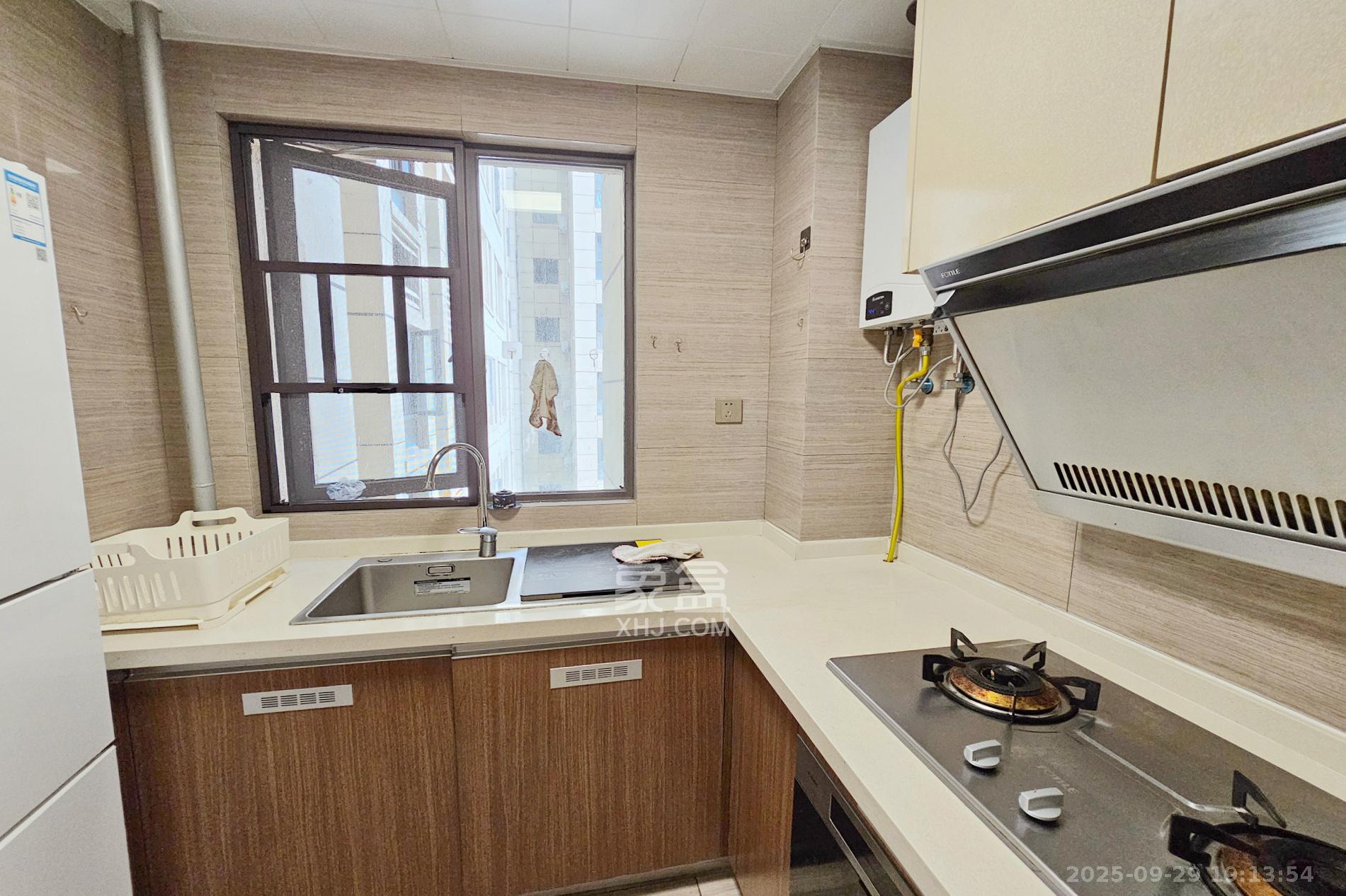 阳光城尚东湾蜜桃园 2室1厅1卫 82.0万 阳光城尚东湾蜜桃园 2室1厅1卫 82.0万其他