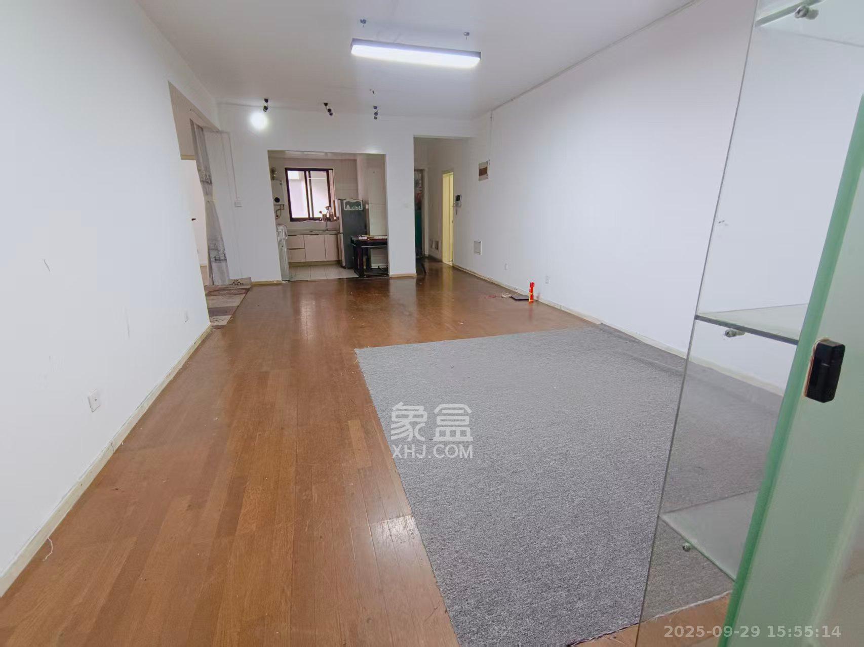 阳光100一期、四五期 4室2厅2卫 3000.0元/月 阳光100一期、四五期 4室2厅2卫 3000.0元/月室内图