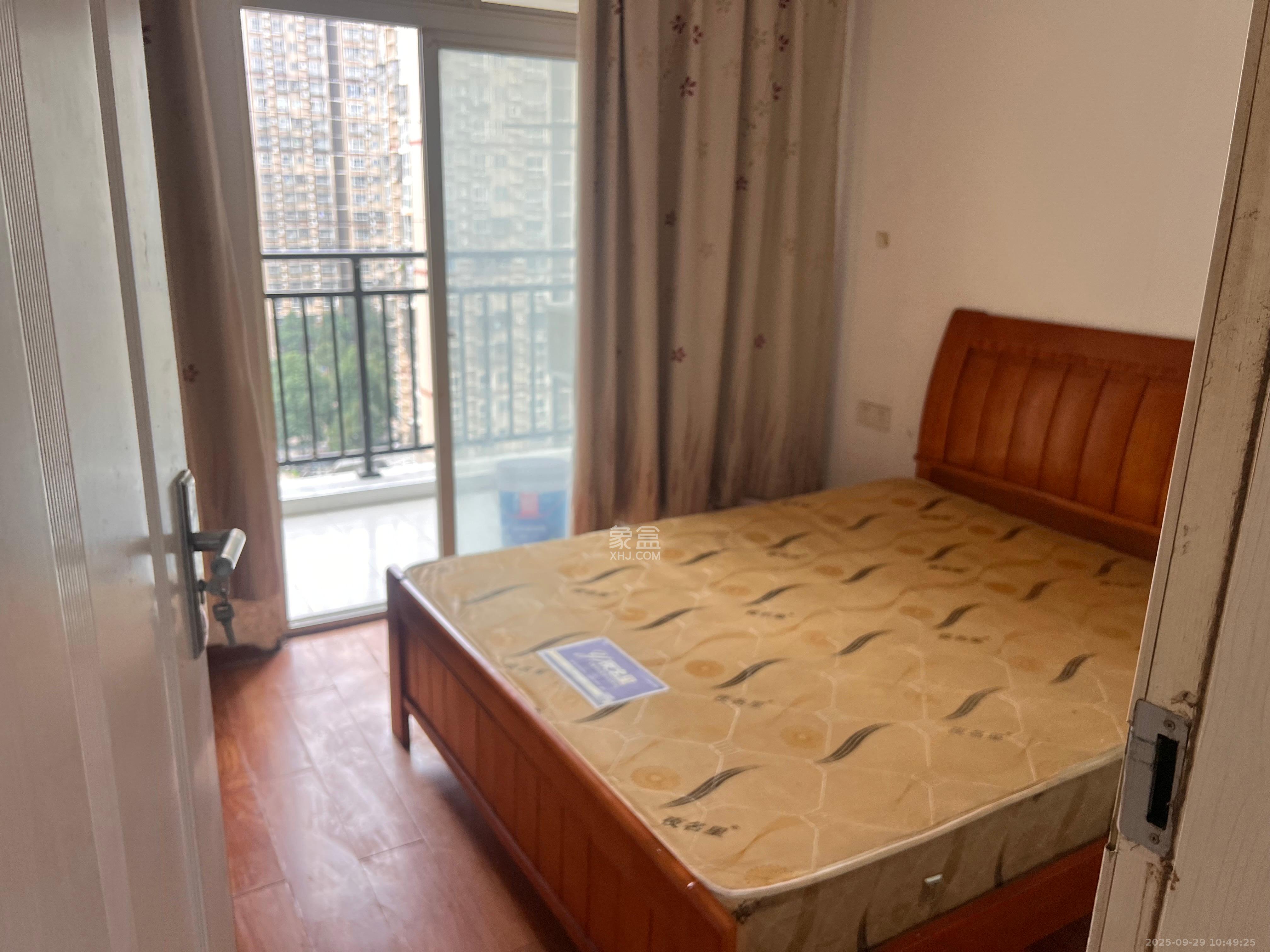 谷山庭院一期  3室2厅1卫    2000.0元/月 谷山庭院一期  3室2厅1卫    2000.0元/月室内图