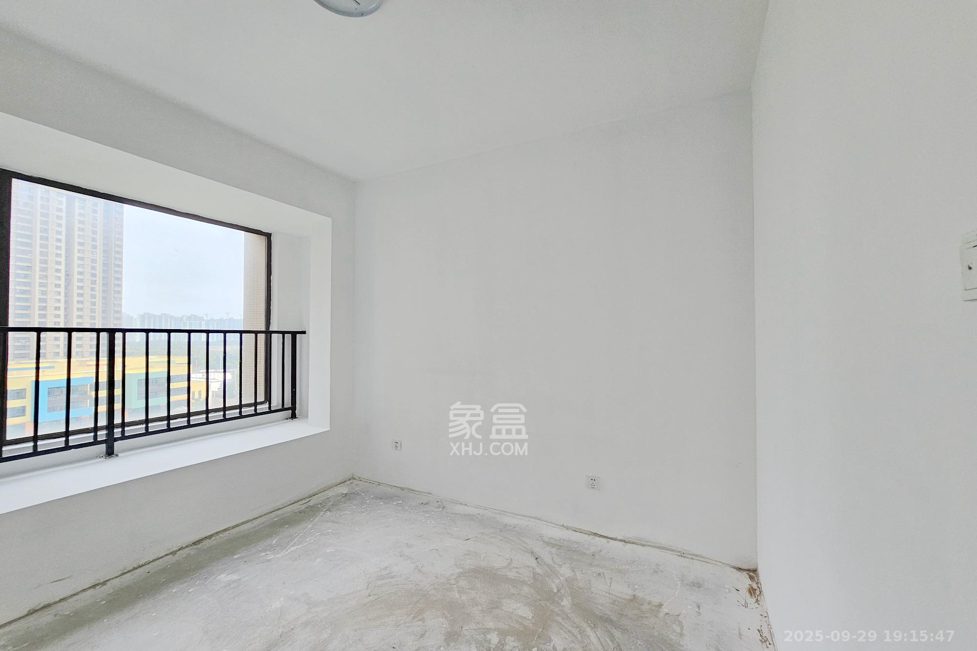 阳光城尚东湾青云苑  3室2厅2卫    88.6万卧室