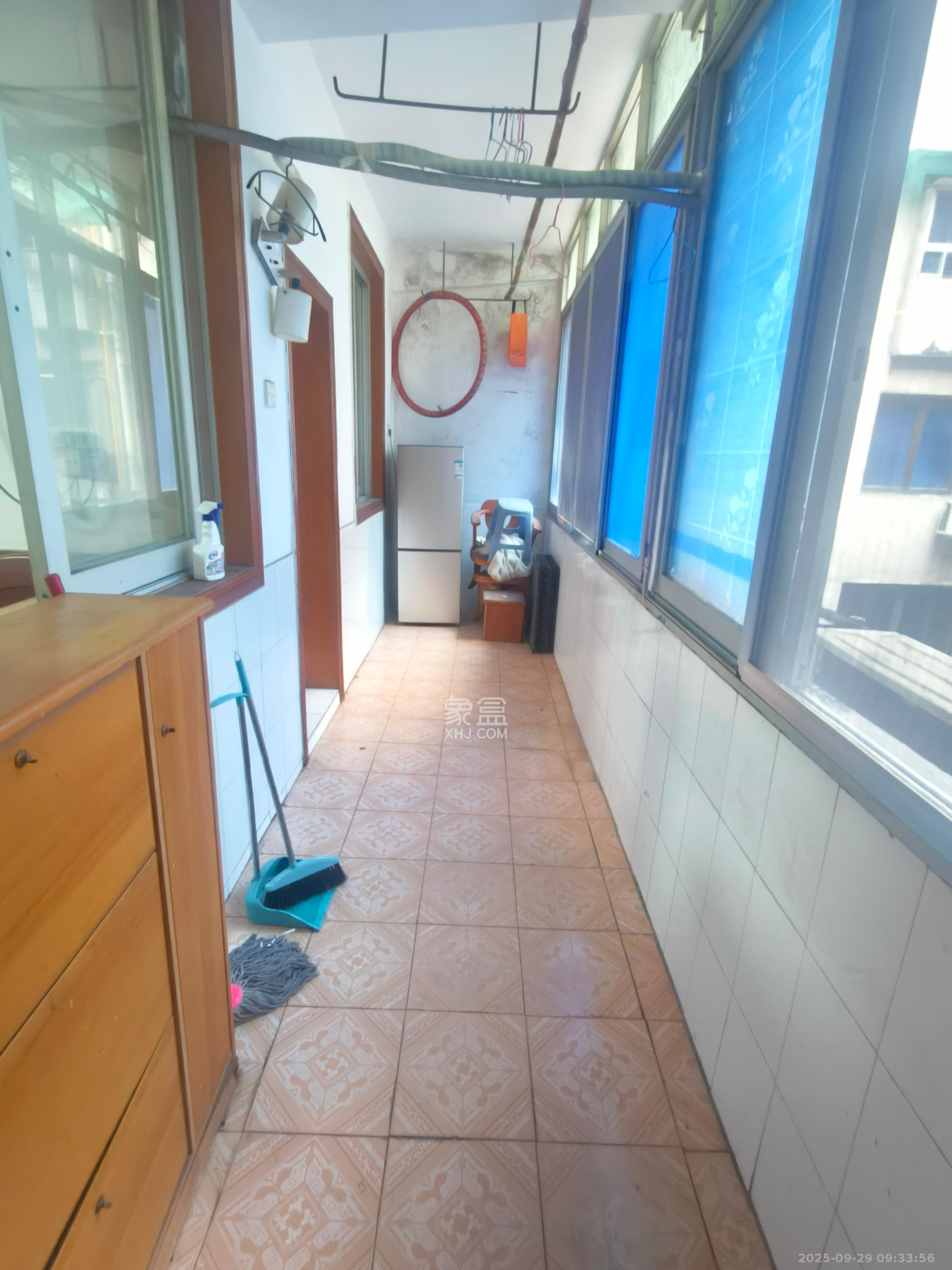 市直属机关宿舍 3室1厅1卫 1400.0元/月 市直属机关宿舍 3室1厅1卫 1400.0元/月室内图