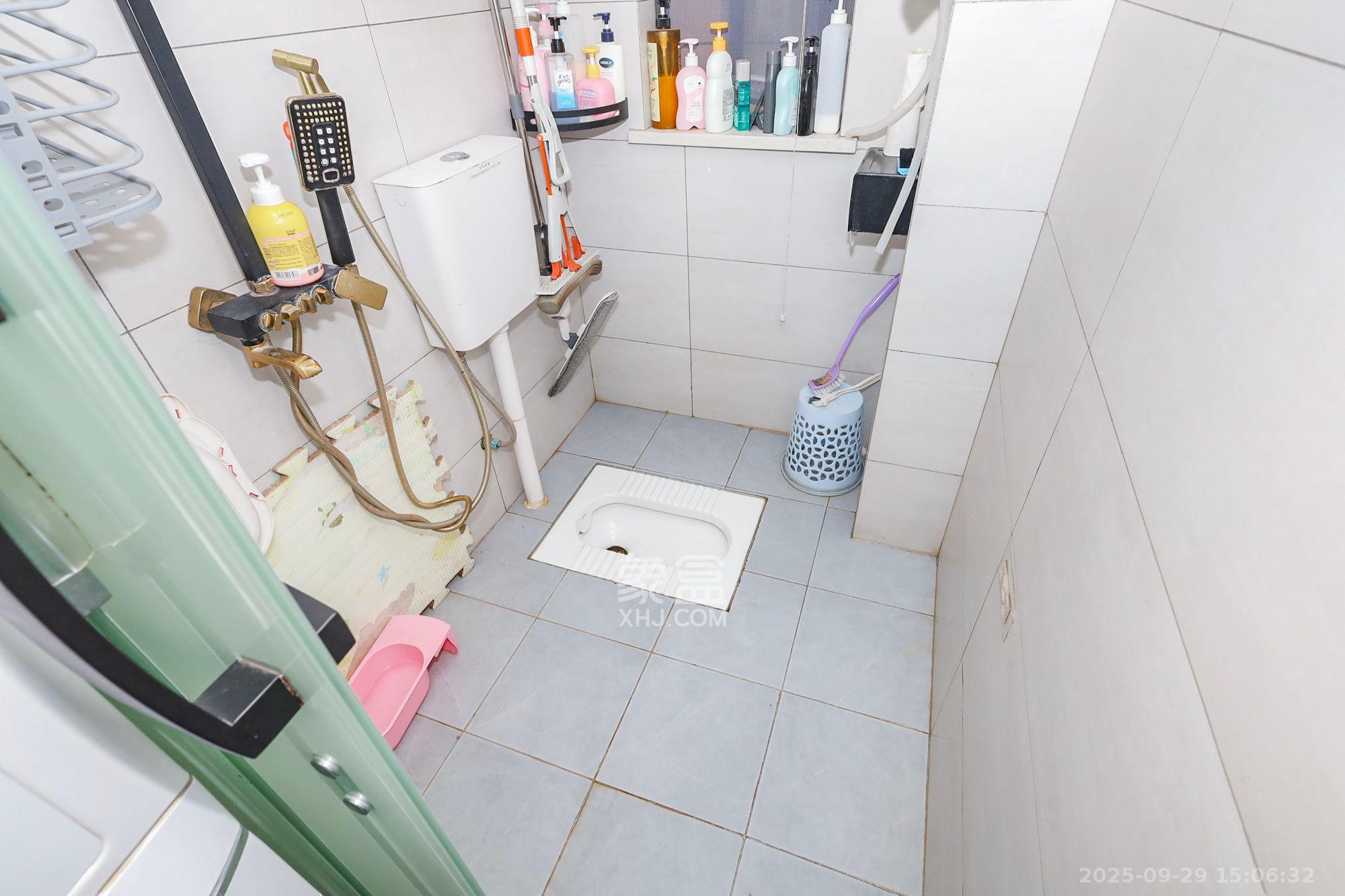 中铁西江悦一期  3室2厅2卫    3000.0元/月室内图