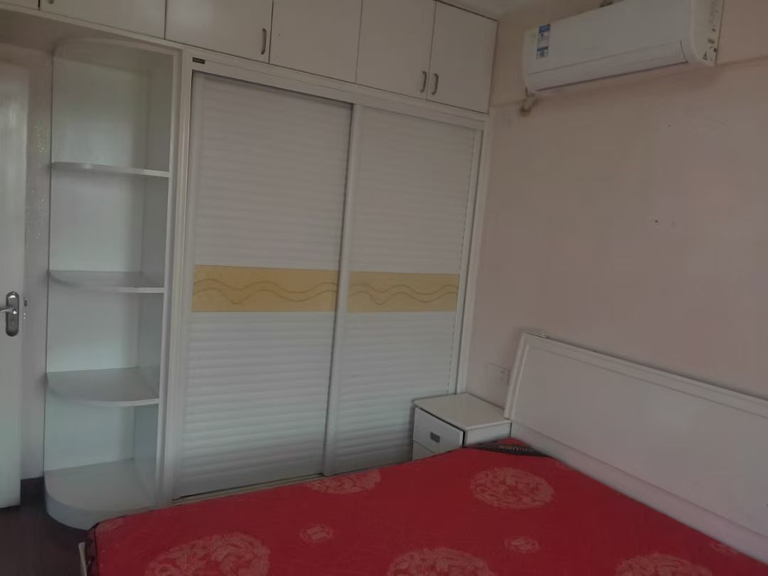 凤阳农贸市场  1室1厅1卫    400.0元/月室内图