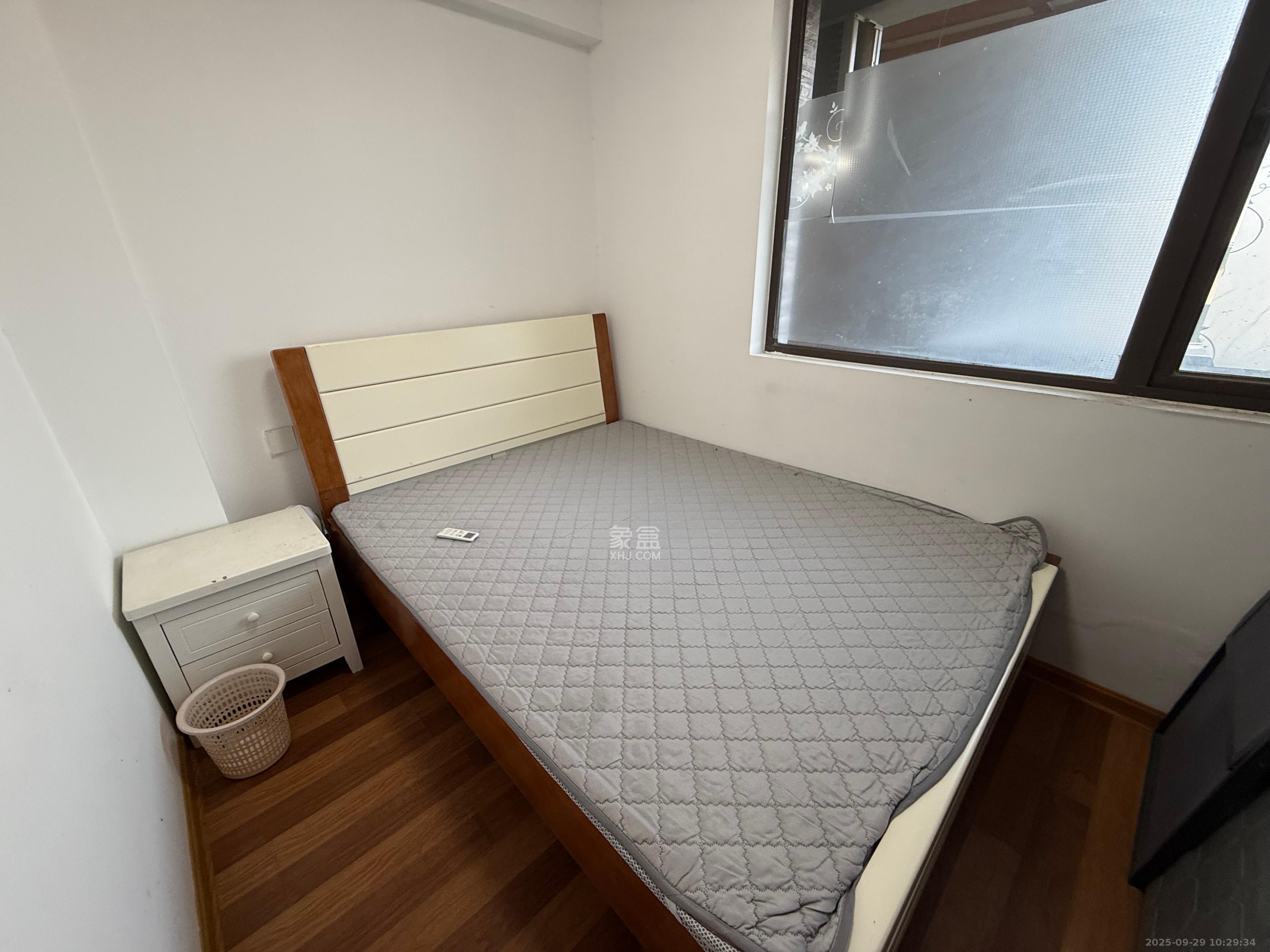 南山雍江汇(滨江国际新城) 3室2厅2卫 3400.0元/月 南山雍江汇(滨江国际新城) 3室2厅2卫 3400.0元/月室内图