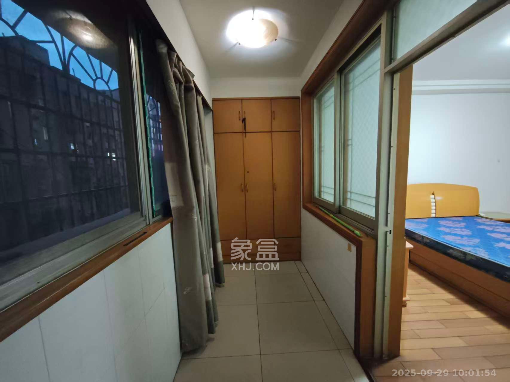 芙蓉中路、芙蓉南路、芙蓉北路散盘  3室2厅1卫    2200.0元/月室内图