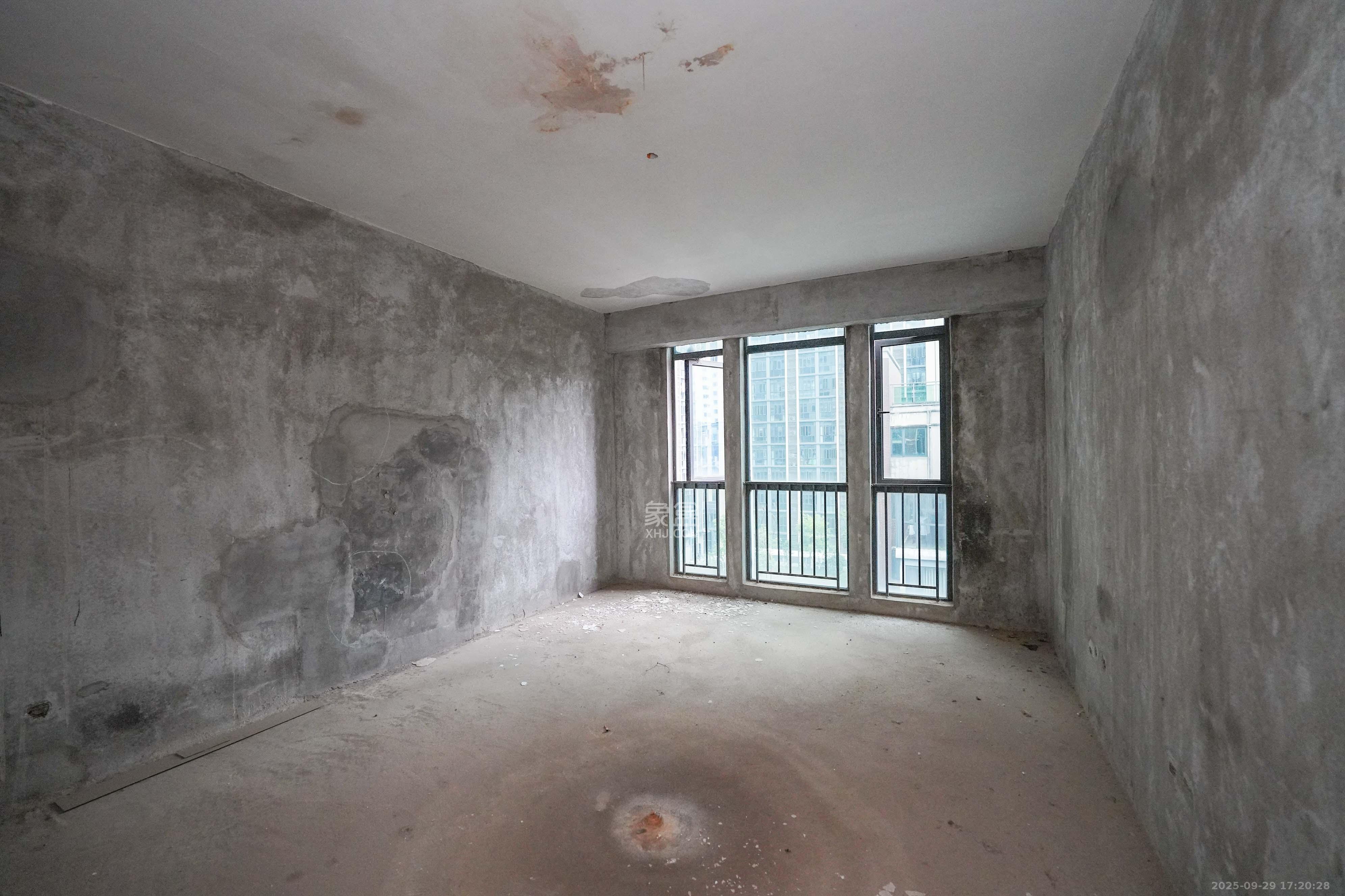 海伦堡爱ME城市 6室3厅3卫 228.0万 海伦堡爱ME城市 6室3厅3卫 228.0万卧室