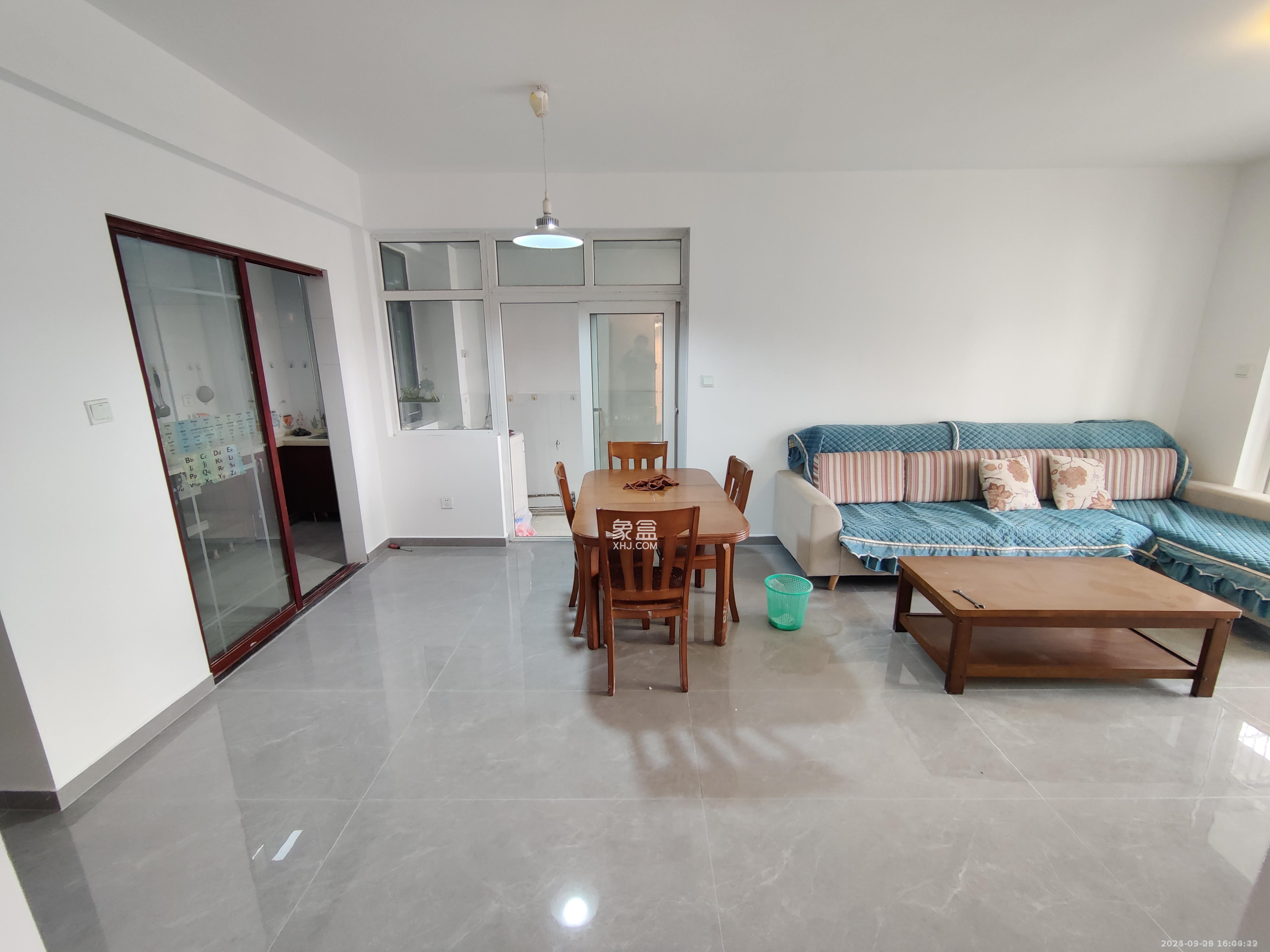 嘉宇盛世华章 2室2厅1卫 2400.0元/月 嘉宇盛世华章 2室2厅1卫 2400.0元/月室内图