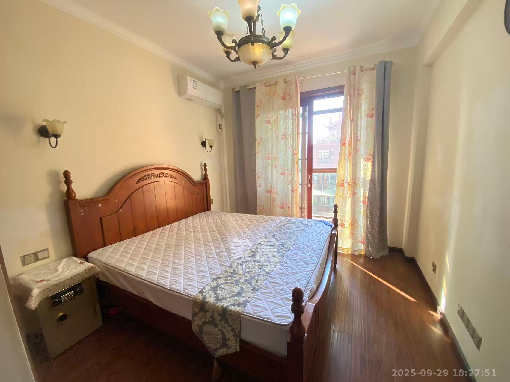 欧莱雅郡 4室2厅2卫 3500.0元/月 欧莱雅郡 4室2厅2卫 3500.0元/月室内图