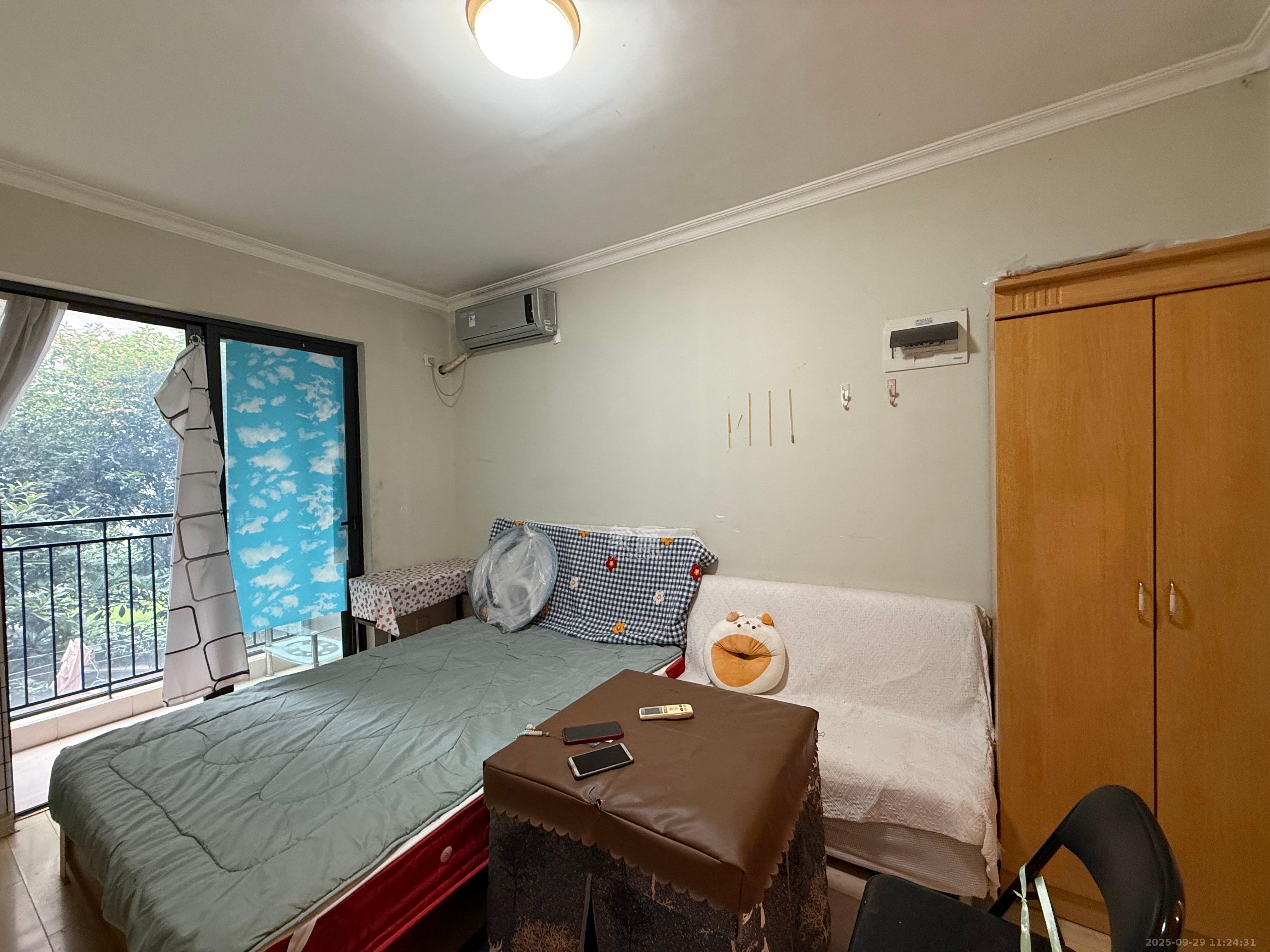 万科金域华府一期  1室1厅1卫    1100.0元/月室内图