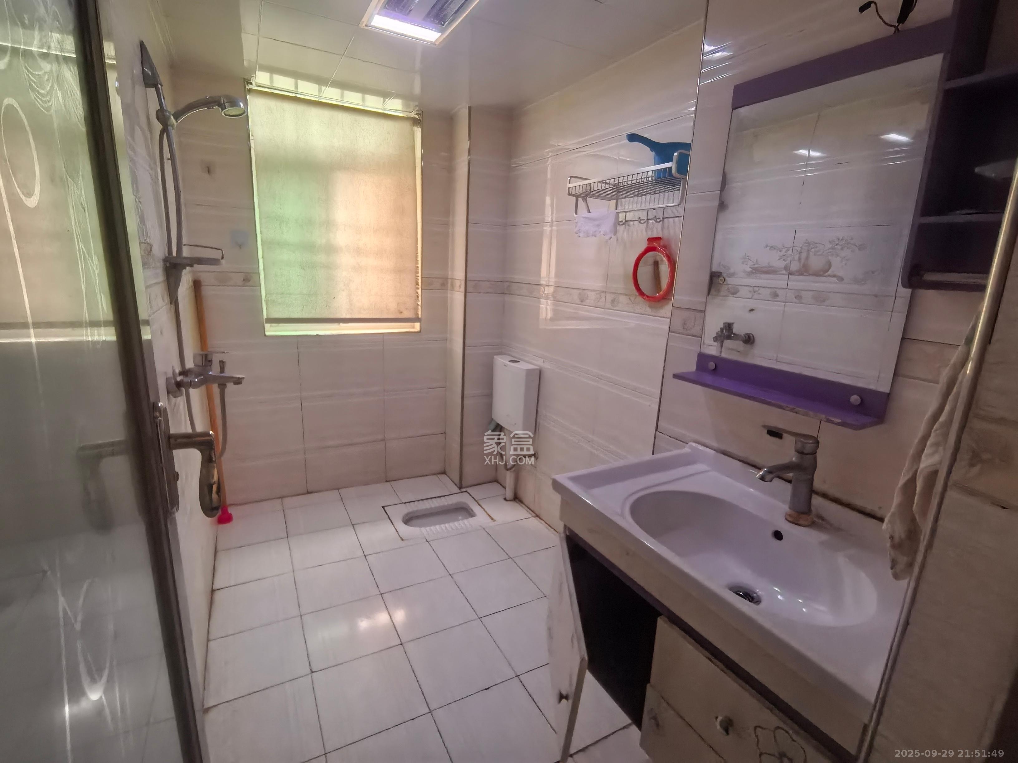 麓谷加州阳光 2室2厅1卫 2000.0元/月 麓谷加州阳光 2室2厅1卫 2000.0元/月室内图