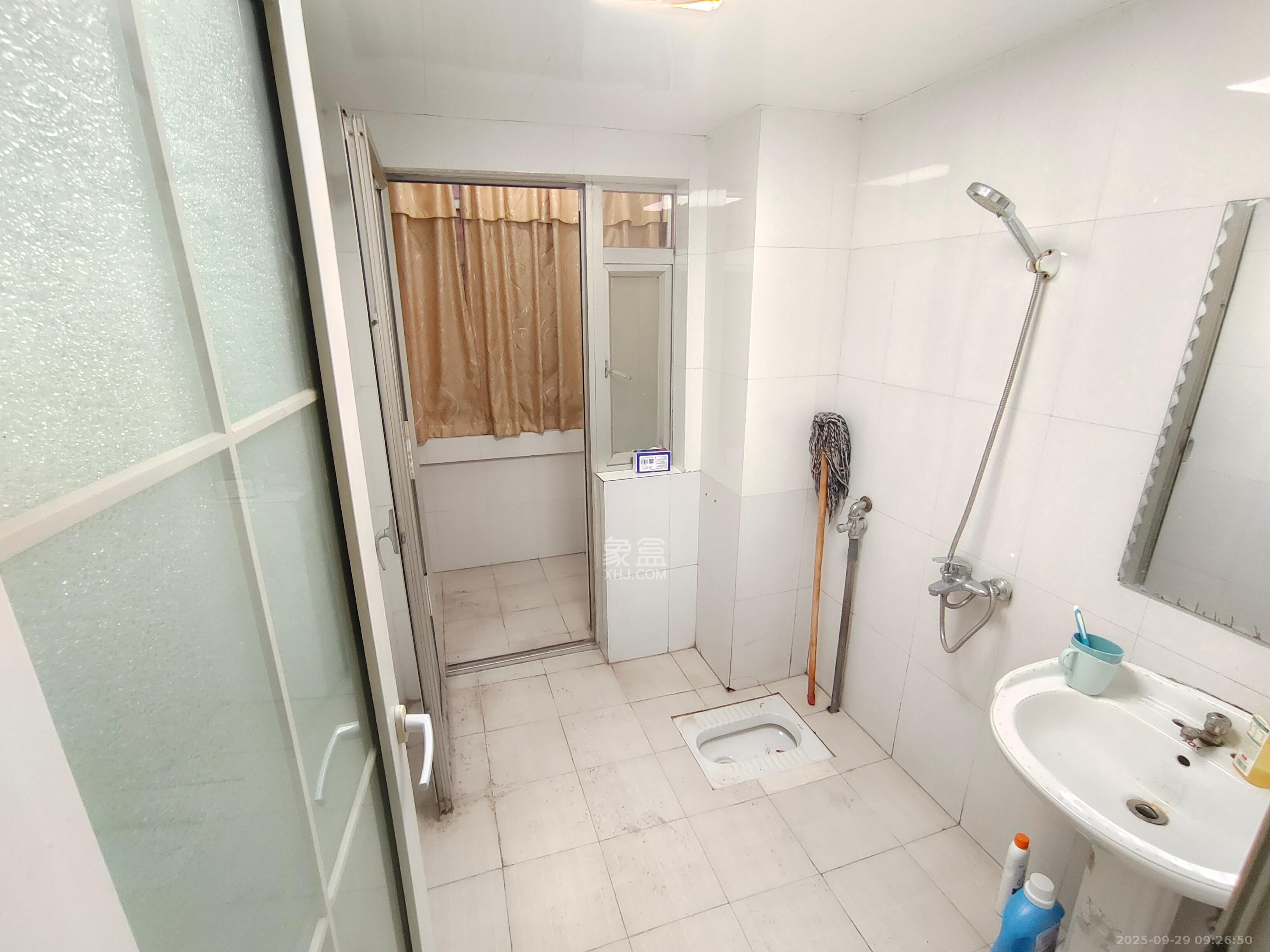 湖南开放大学  4室2厅2卫    3100.0元/月室内图