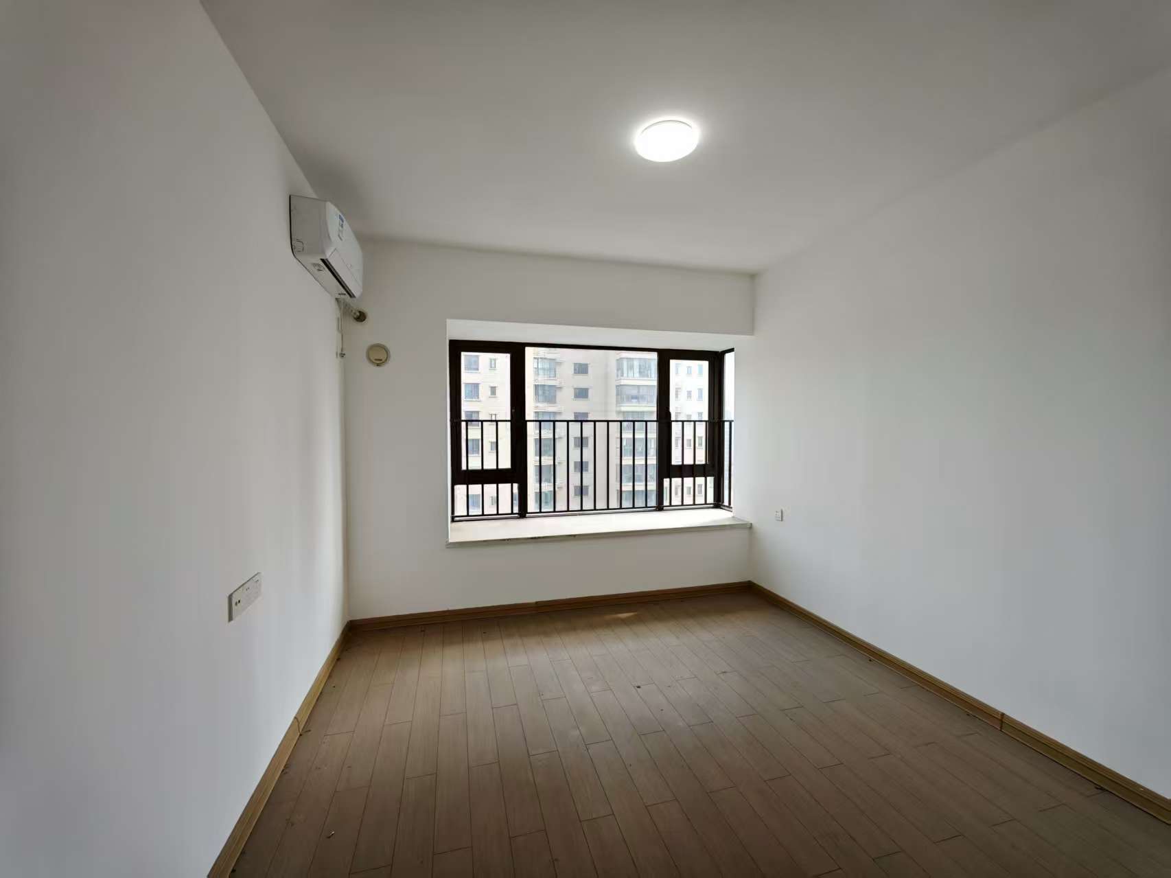 美的翰城  4室2厅2卫    110.0万室内图