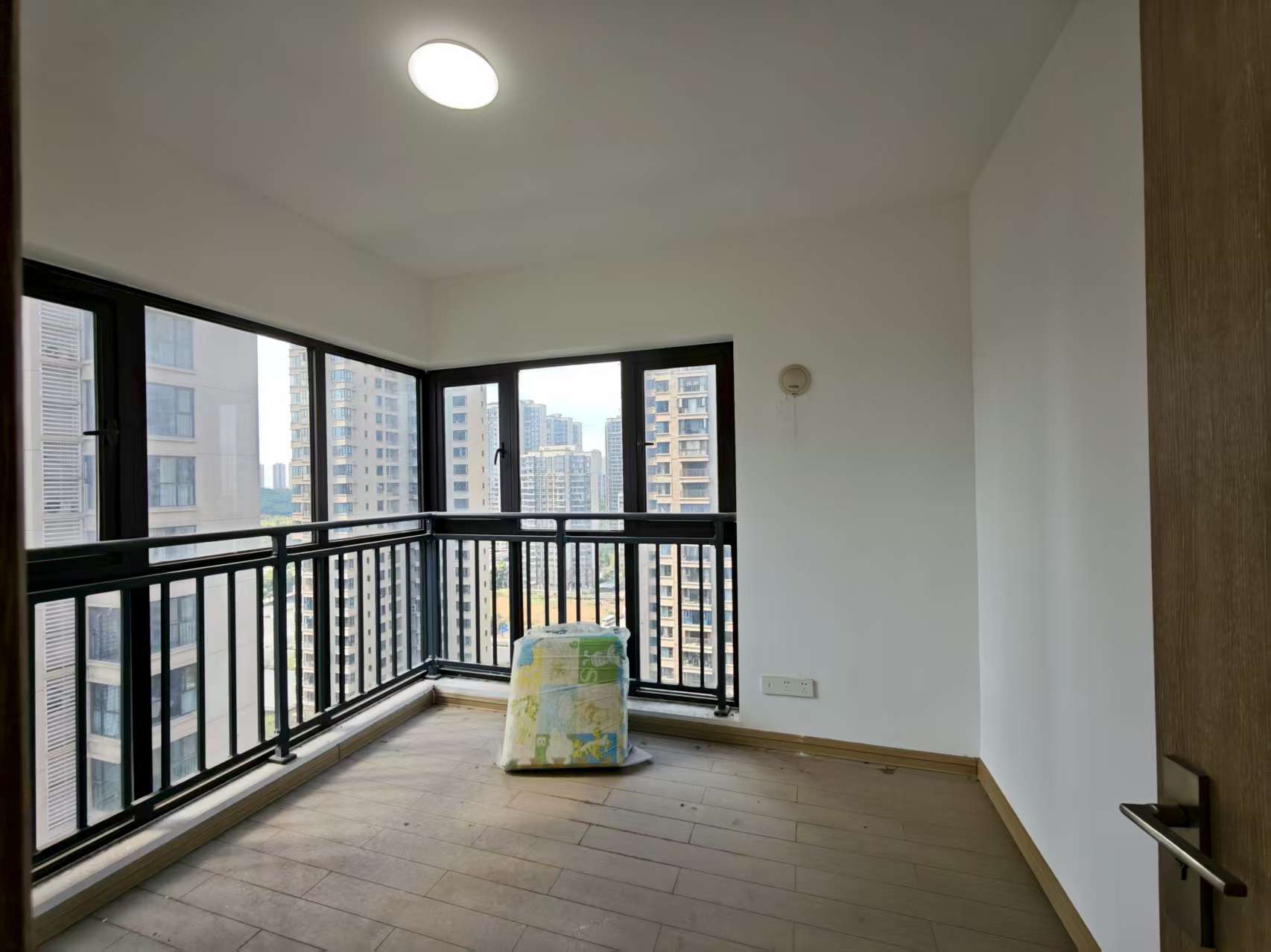 美的翰城  4室2厅2卫    110.0万室内图