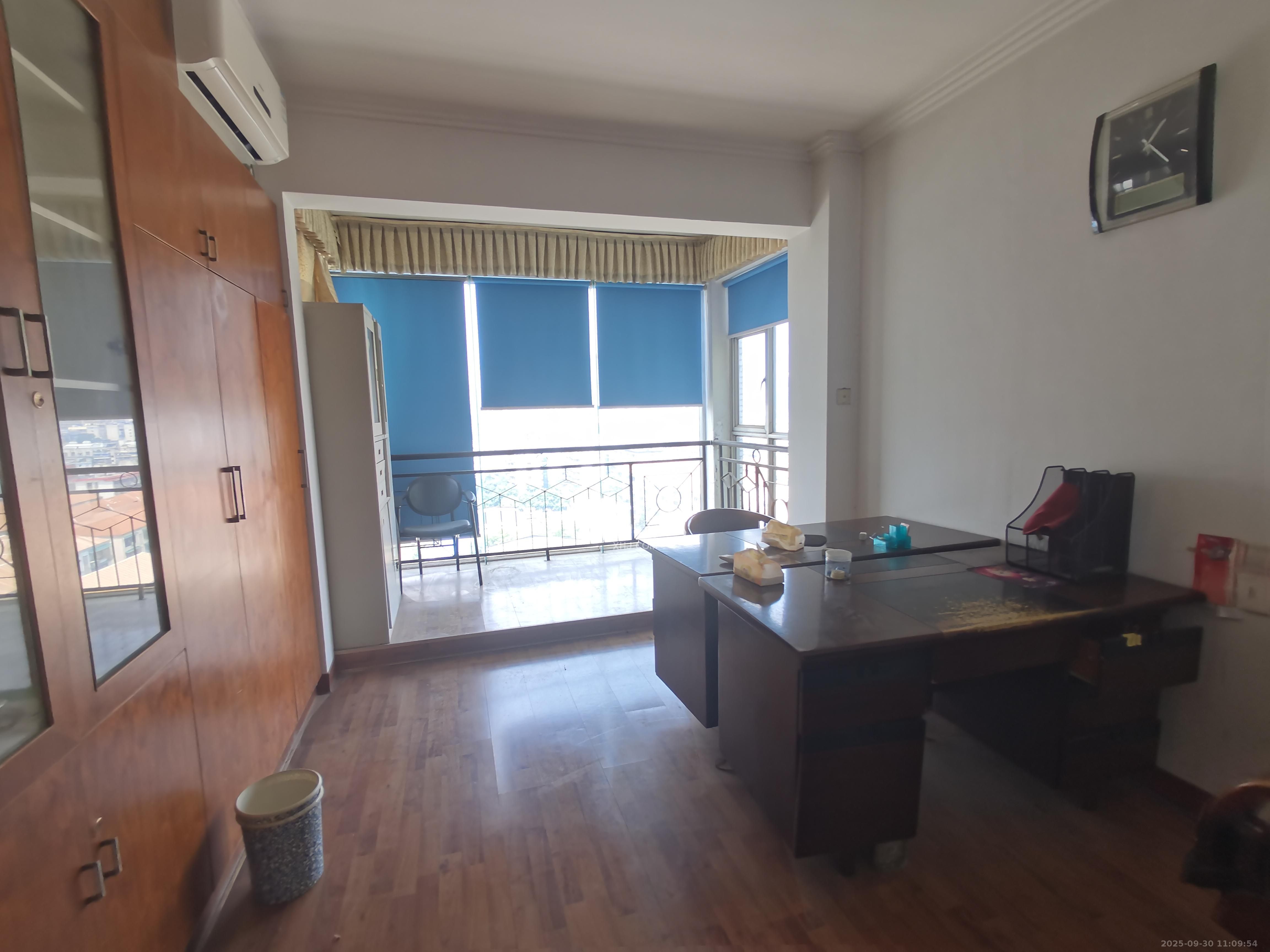 东方之珠  2室2厅1卫    1900.0元/月室内图