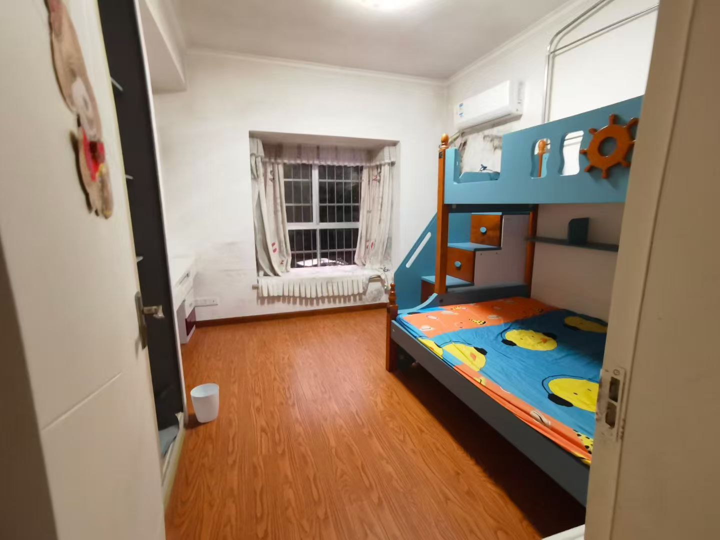 金谷家园 4室2厅2卫 2000.0元/月 金谷家园 4室2厅2卫 2000.0元/月室内图