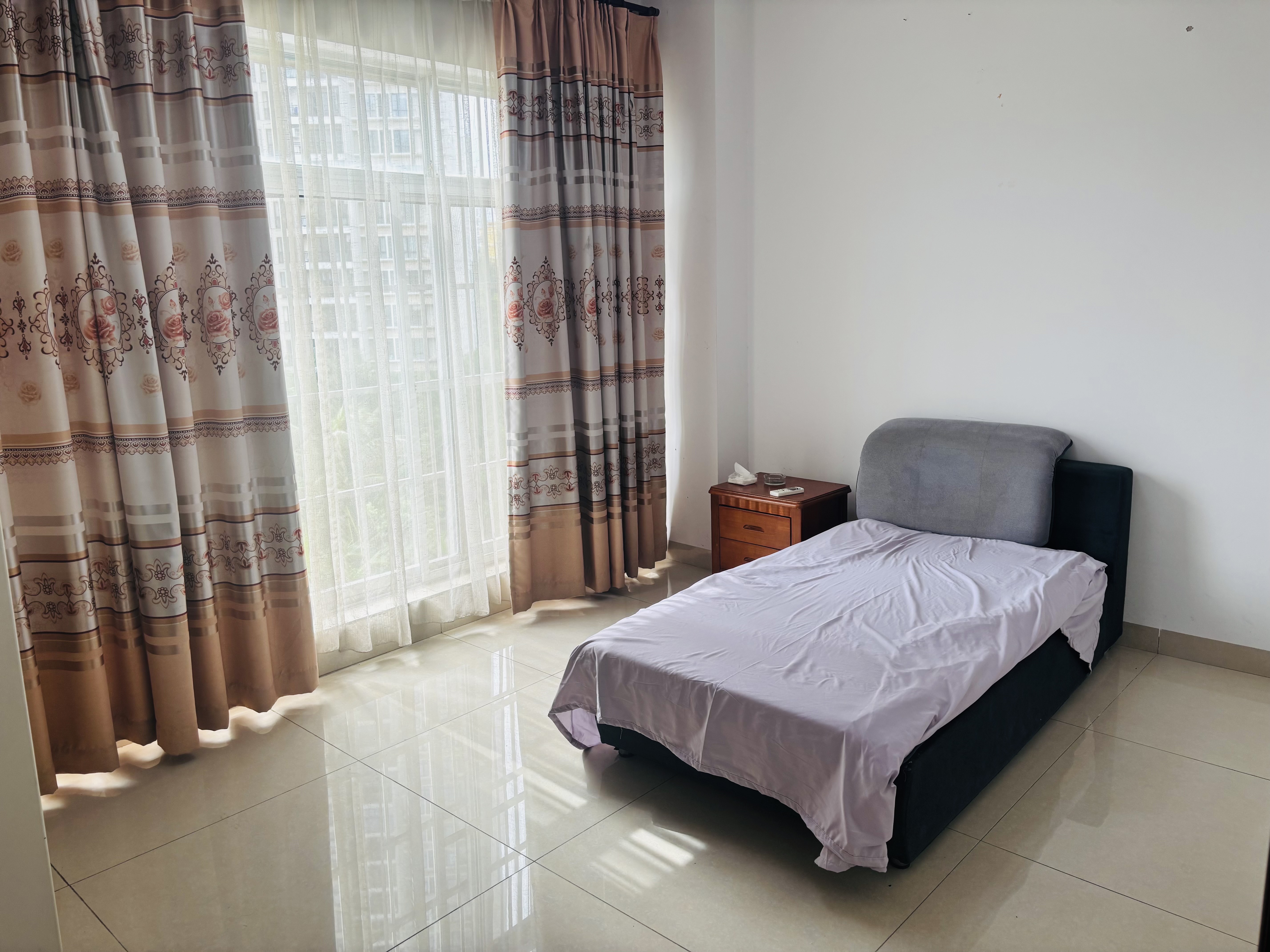 新宏基大厦 2室1厅1卫 2300.0元/月 新宏基大厦 2室1厅1卫 2300.0元/月室内图