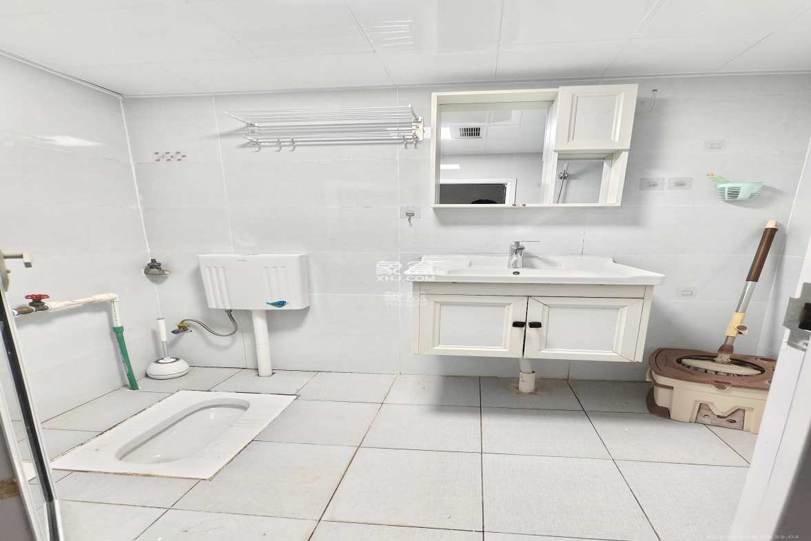 上民航宿舍 2室1厅1卫 2000.00元/月 上民航宿舍 2室1厅1卫 2000.00元/月室内图