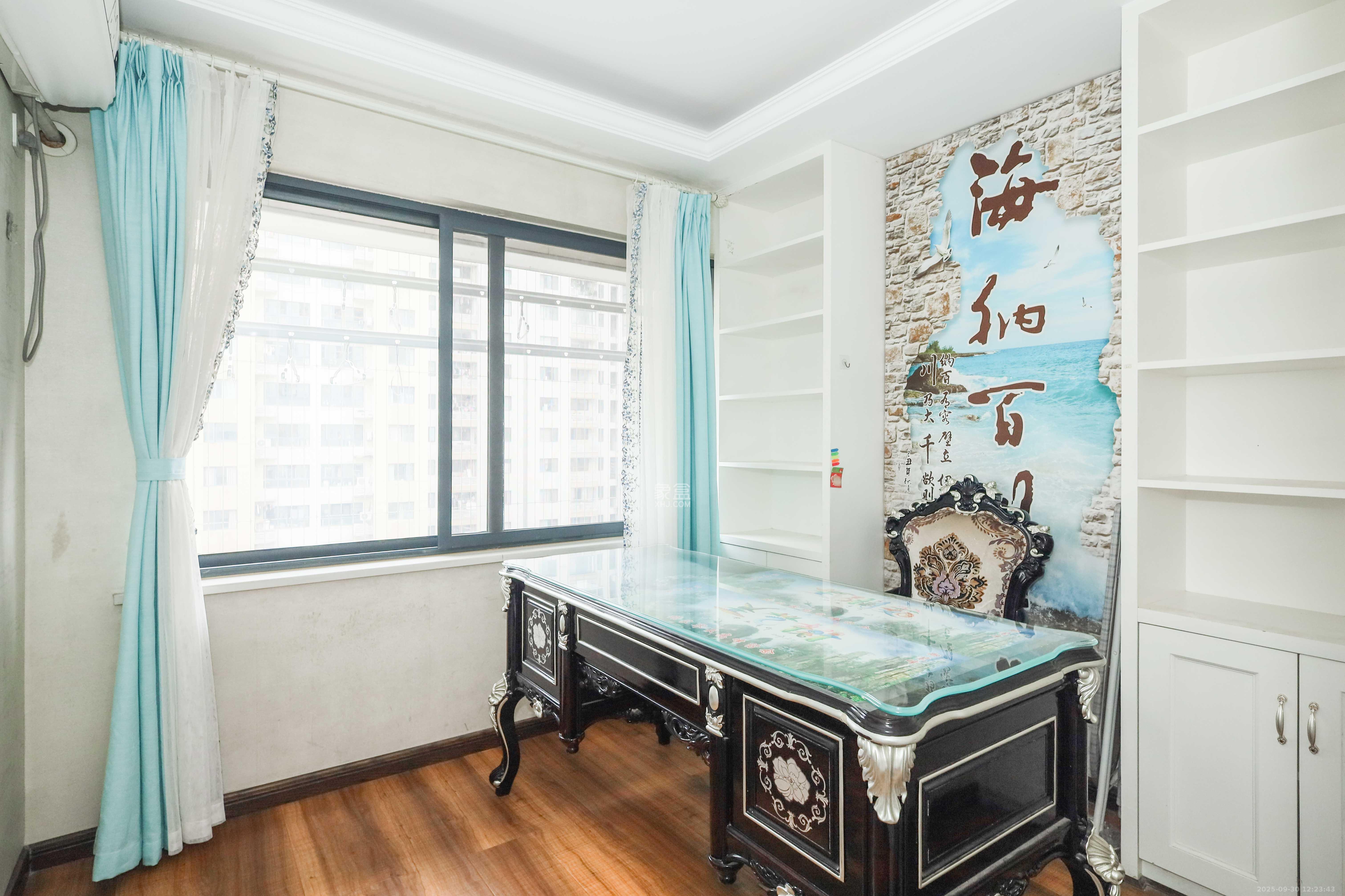 好莱城（弘德西街）  4室2厅2卫    120.0万卧室