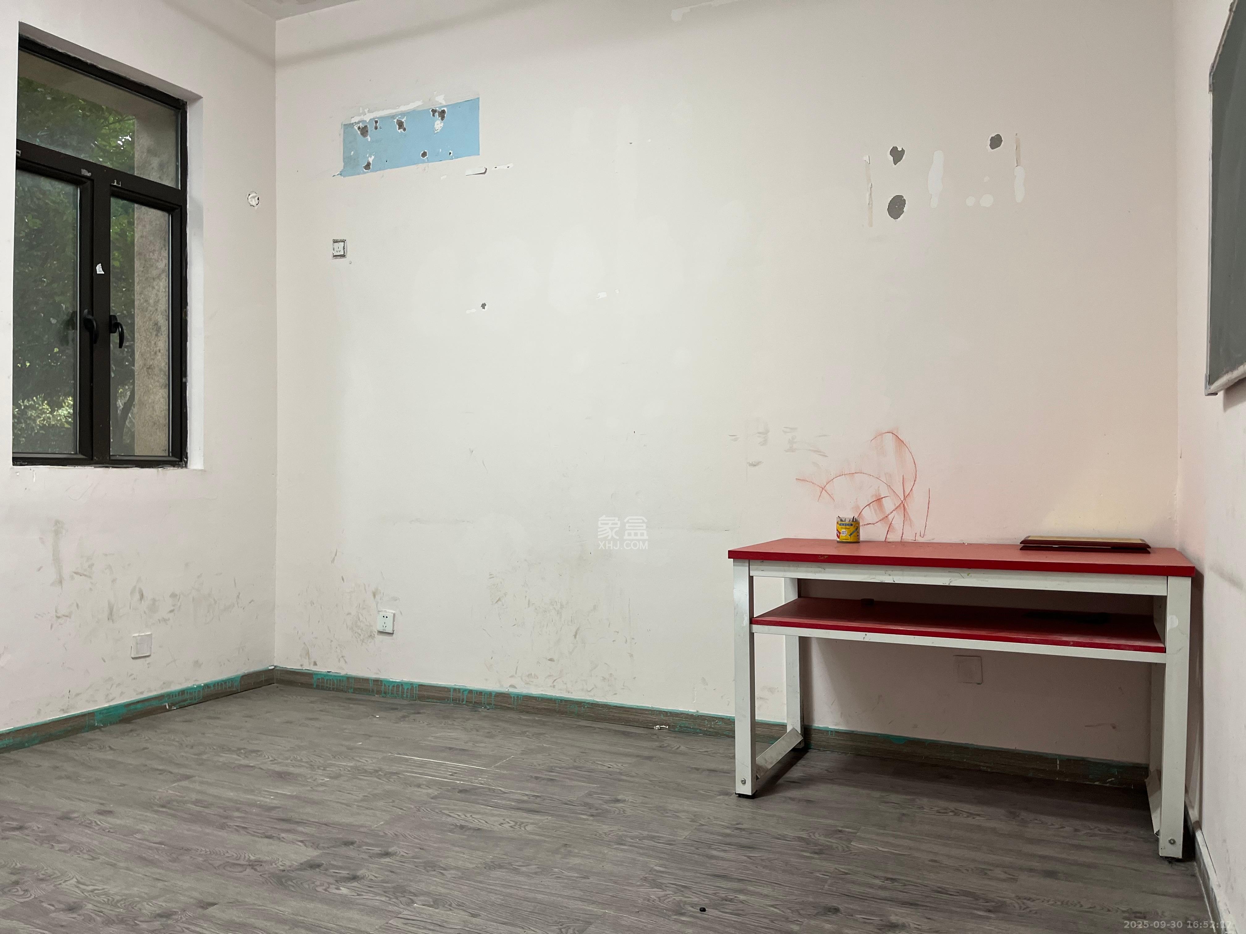 润和紫郡一期 6室2厅2卫 3500.0元/月 润和紫郡一期 6室2厅2卫 3500.0元/月室内图