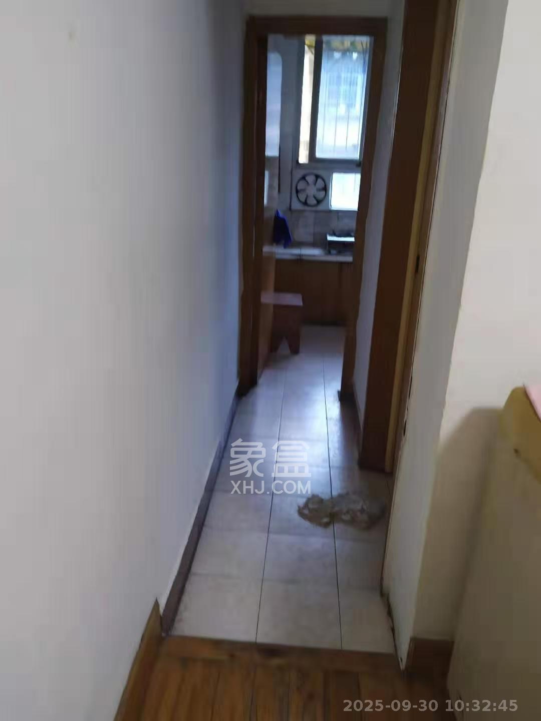 老鸦冲小区  1室1厅1卫    1200.0元/月室内图