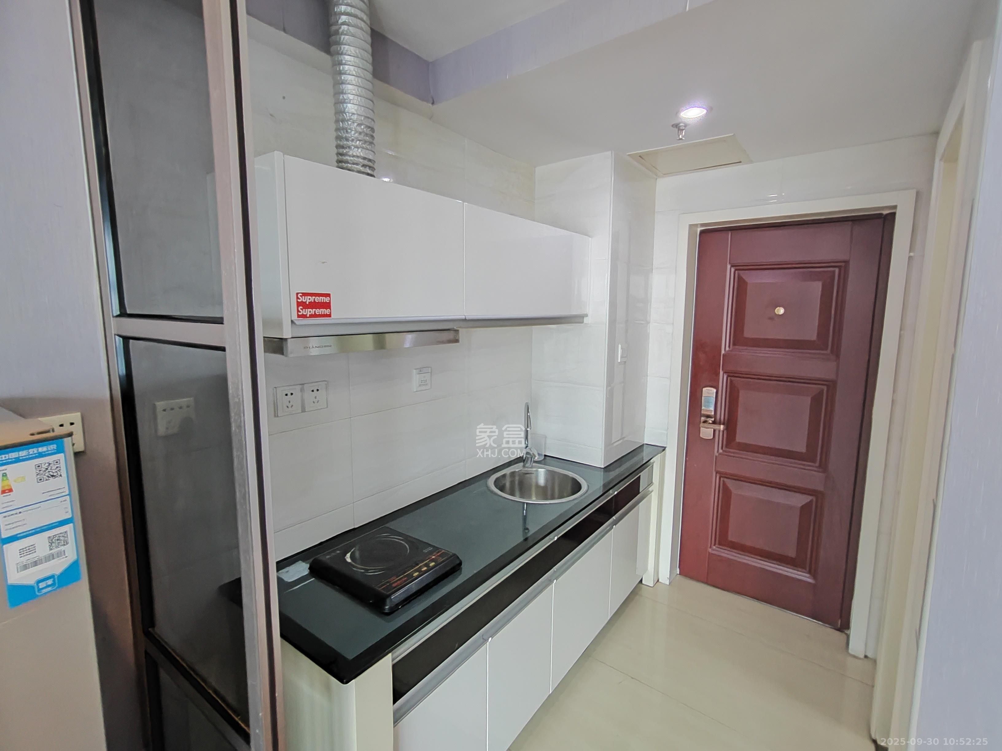 壹号公馆  1室1厅1卫    2200.0元/月室内图