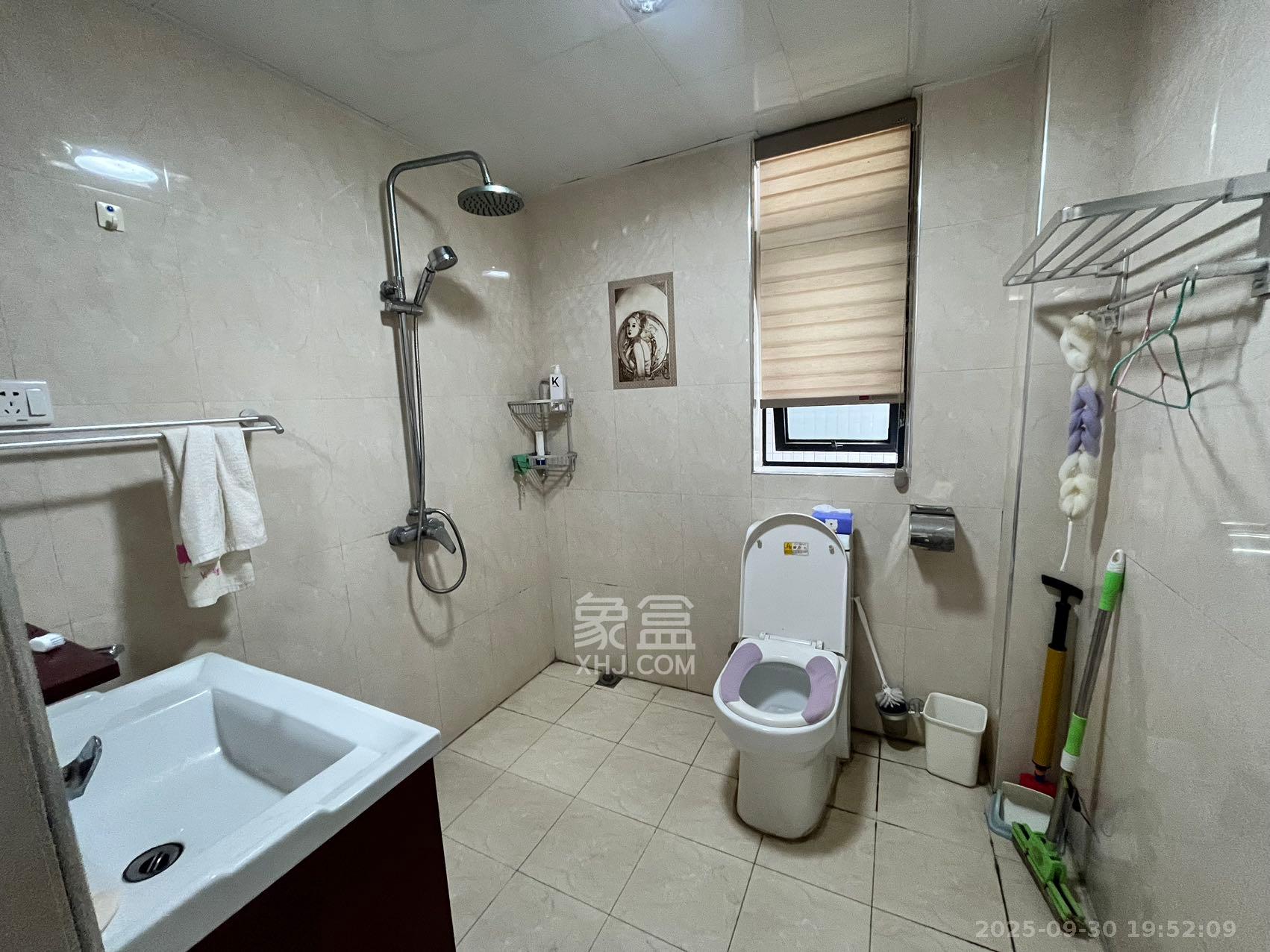 湘江世纪城临江苑 3室2厅2卫 2700.0元/月 湘江世纪城临江苑 3室2厅2卫 2700.0元/月室内图