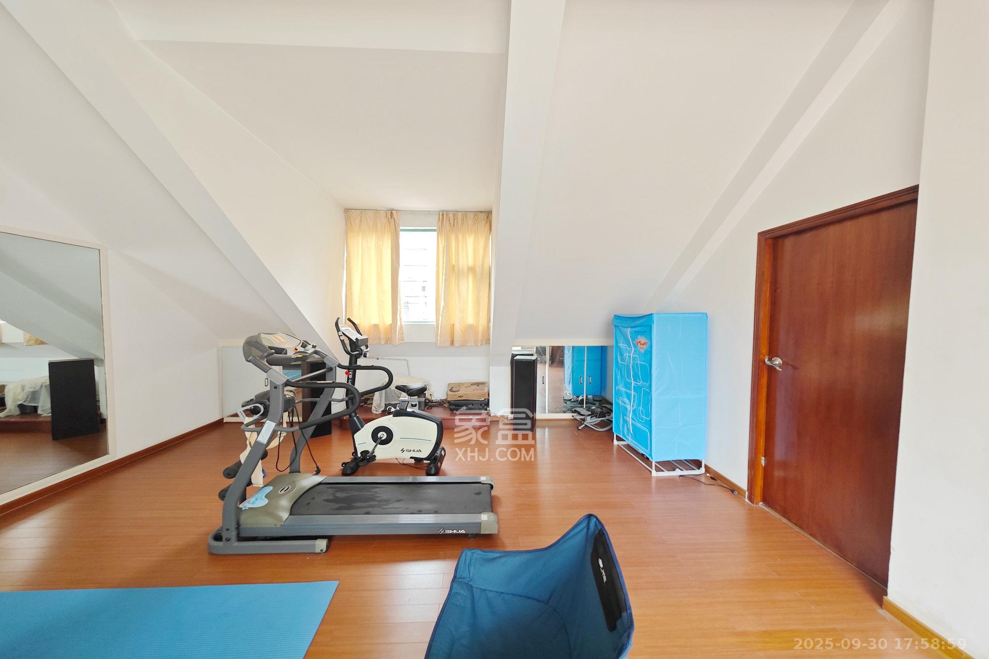 美林景园 6室3厅3卫 186.0万 美林景园 6室3厅3卫 186.0万其他