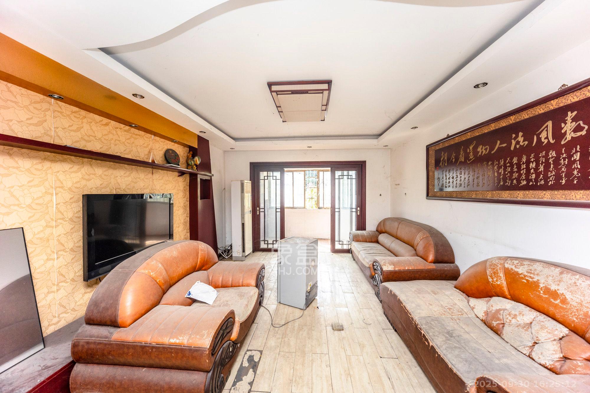 金泰小区 3室1厅1卫 2200.0元/月 金泰小区 3室1厅1卫 2200.0元/月室内图