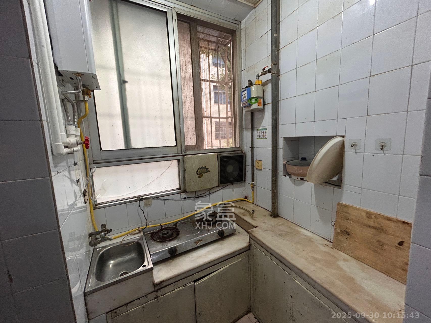 省文联宿舍  4室1厅1卫    2500.0元/月室内图