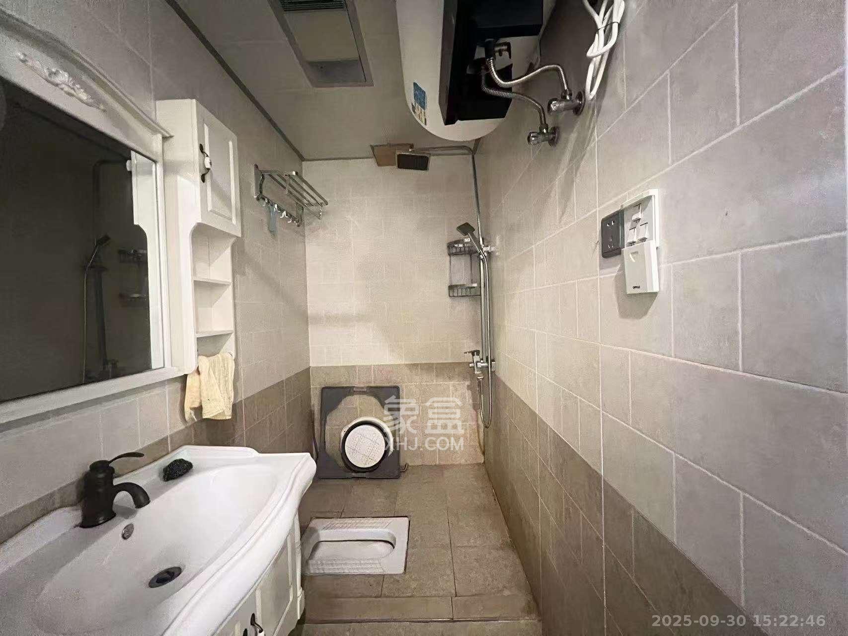 麓谷明珠  1室0厅1卫    1600.0元/月室内图