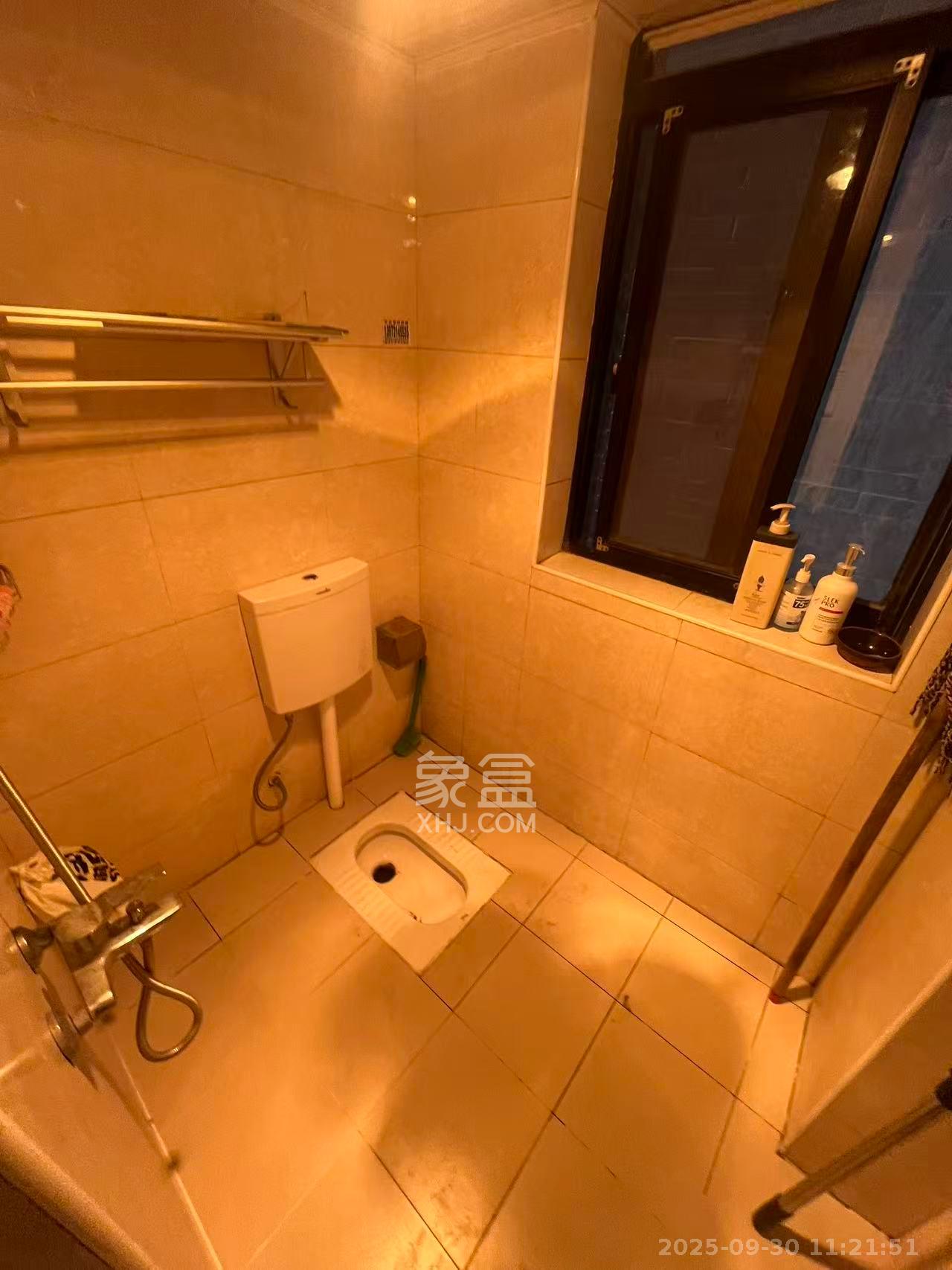 鑫远湘府华城  3室2厅1卫    2600.0元/月 鑫远湘府华城  3室2厅1卫    2600.0元/月室内图