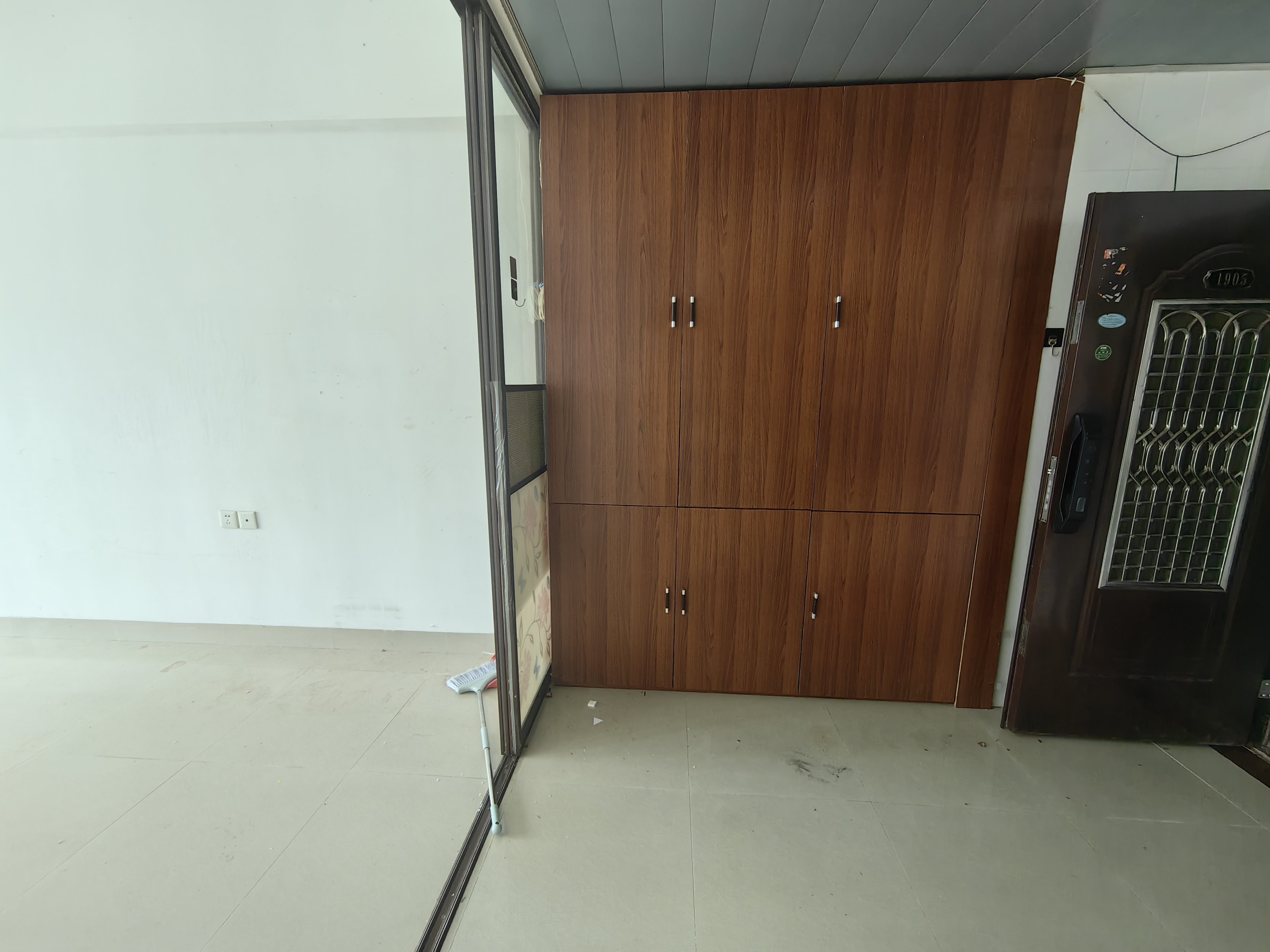 蓝天丽城 1室1厅1卫 45.0万 蓝天丽城 1室1厅1卫 45.0万客厅