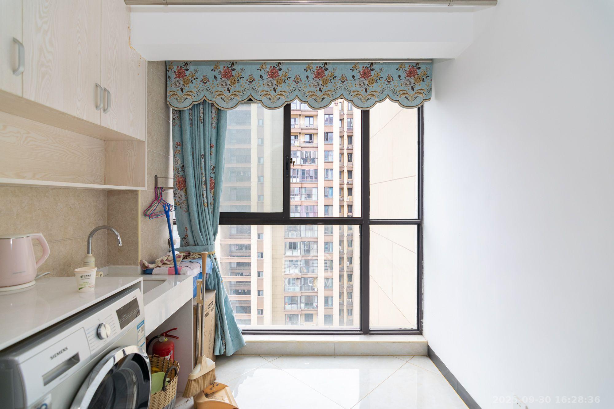 龙湖湘风原著(龙湖湘风星城) 3室2厅1卫 2000.0元/月 龙湖湘风原著(龙湖湘风星城) 3室2厅1卫 2000.0元/月室内图