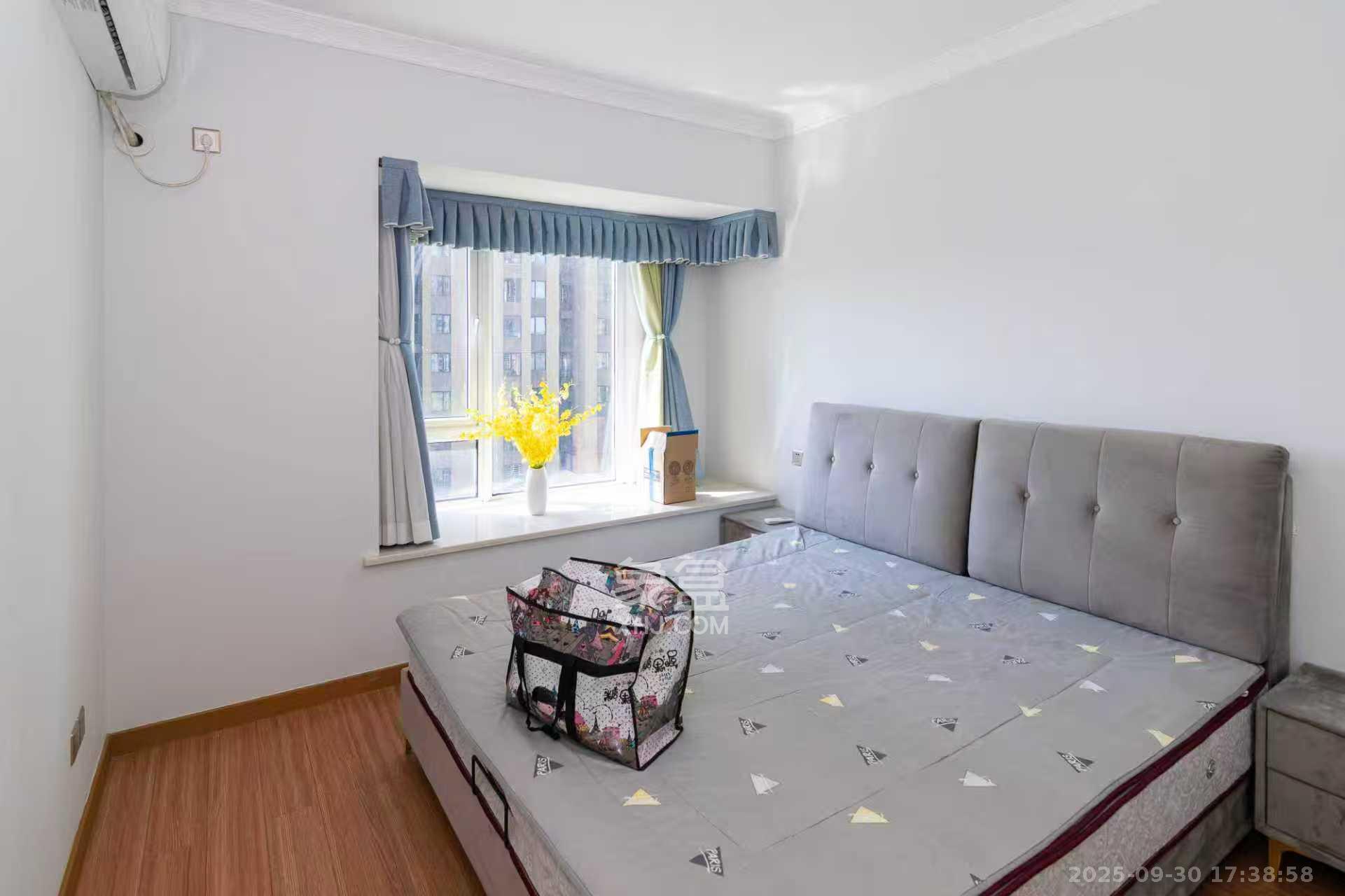 金地三千府(金地湖山樾、金地自在城) 3室2厅2卫 1900.0元/月 金地三千府(金地湖山樾、金地自在城) 3室2厅2卫 1900.0元/月室内图