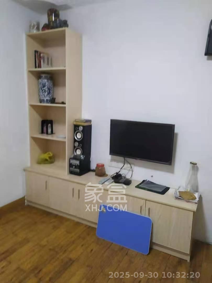 老鸦冲小区  1室1厅1卫    1200.0元/月室内图